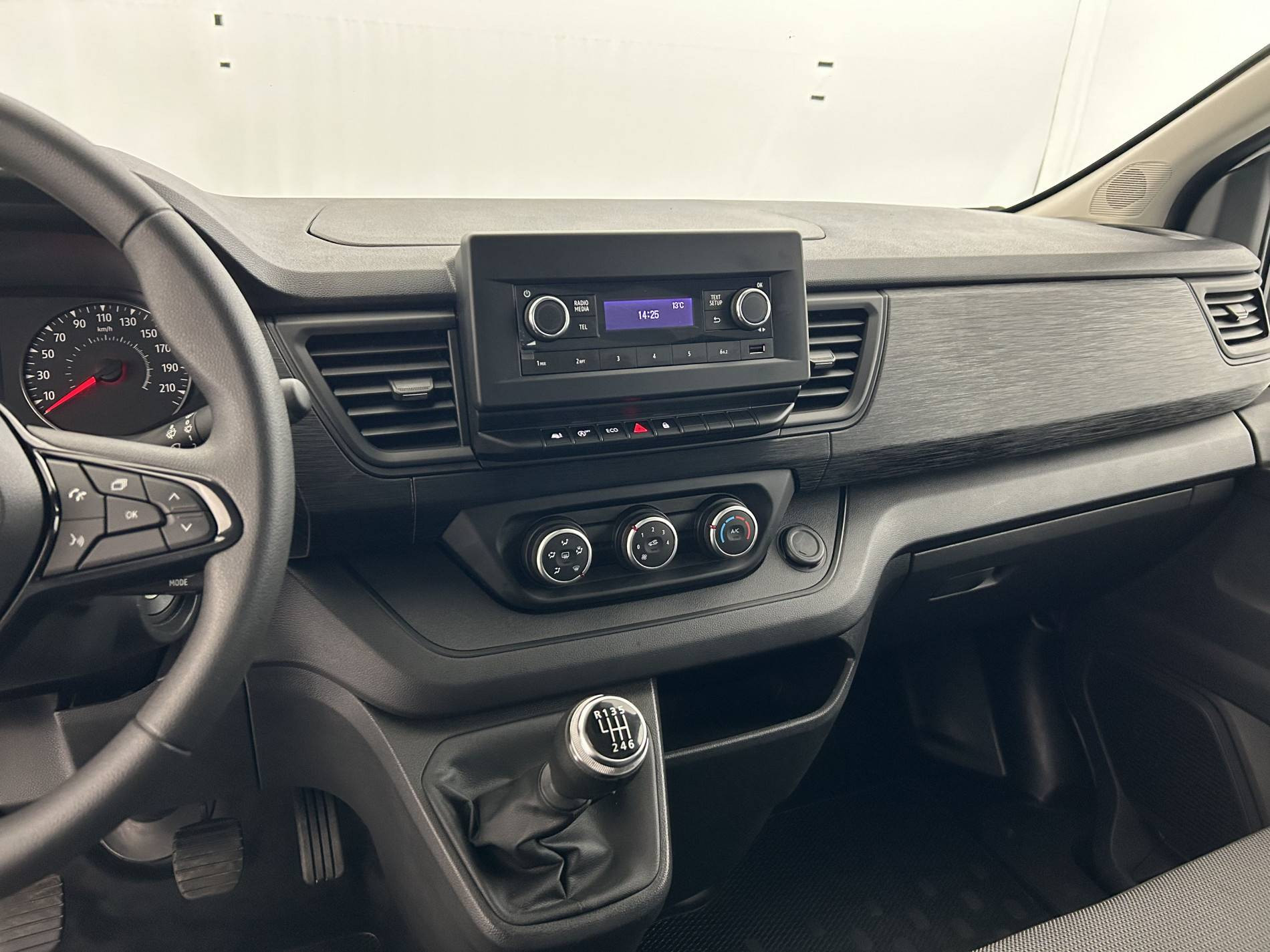 Vente en ligne Renault Trafic 3 Fourgon TRAFIC FGN L1H1 3000 KG BLUE DCI 130 au prix de 20 890 €