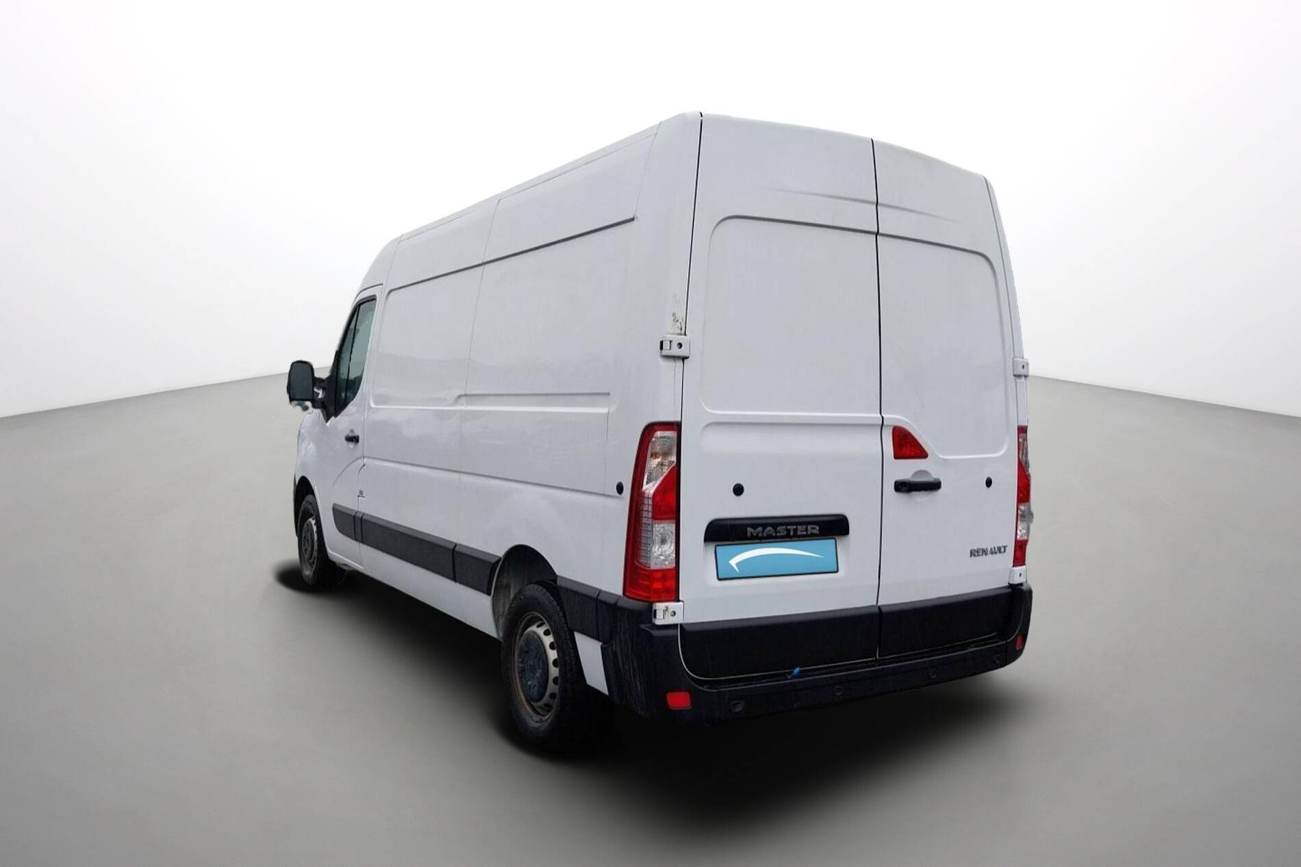 Vente en ligne Renault Master Fourgon MASTER FGN TRAC F3500 L2H2 BLUE DCI 135 au prix de 27 990 €