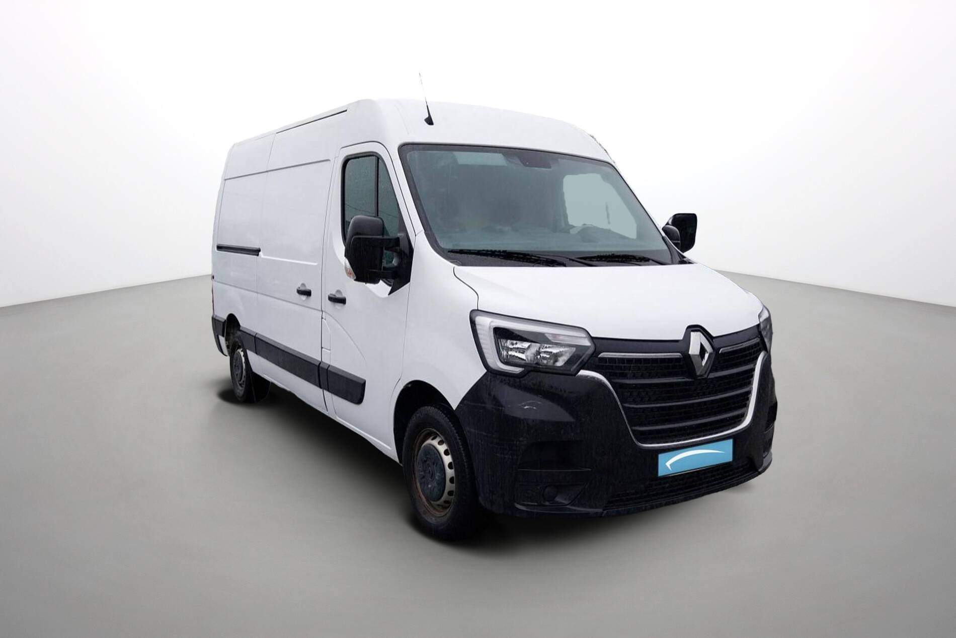 Vente en ligne Renault Master Fourgon MASTER FGN TRAC F3500 L2H2 BLUE DCI 135 au prix de 27 990 €