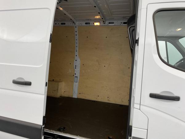 Vente en ligne Renault Master 3 Fourgon MASTER FGN TRAC F3500 L2H2 DCI 135 au prix de 22 990 €