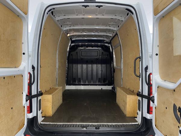 Vente en ligne Renault Master 3 Fourgon MASTER FGN TRAC F3500 L2H2 DCI 135 au prix de 22 990 €