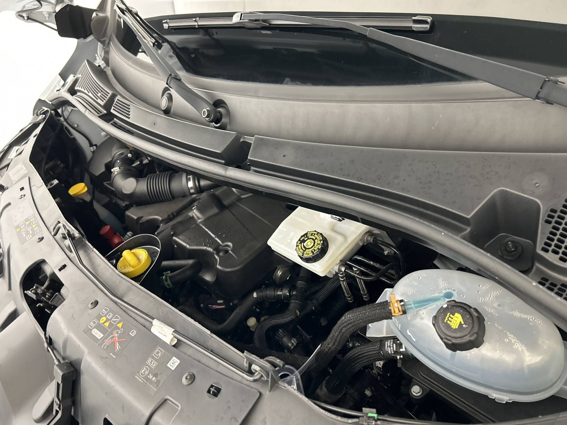 Vente en ligne Renault Master Fourgon MASTER FGN TRAC F3500 L2H2 BLUE DCI 135 au prix de 26 790 €