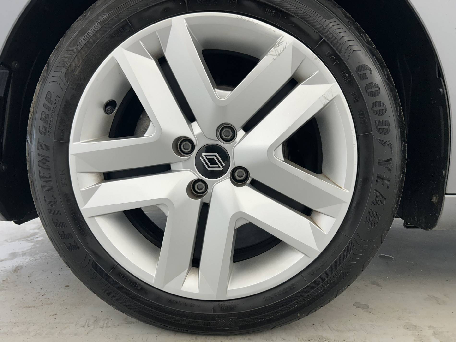 Vente en ligne Renault Clio 5 Clio TCe 90 au prix de 15 290 €