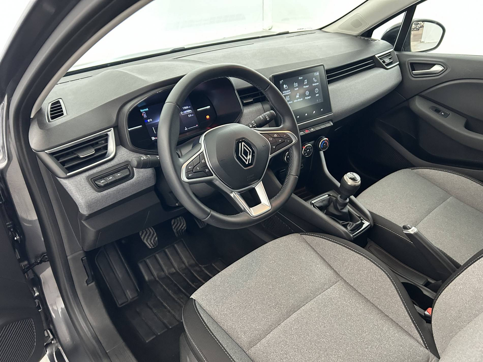 Vente en ligne Renault Clio 5 Clio TCe 90 au prix de 15 290 €