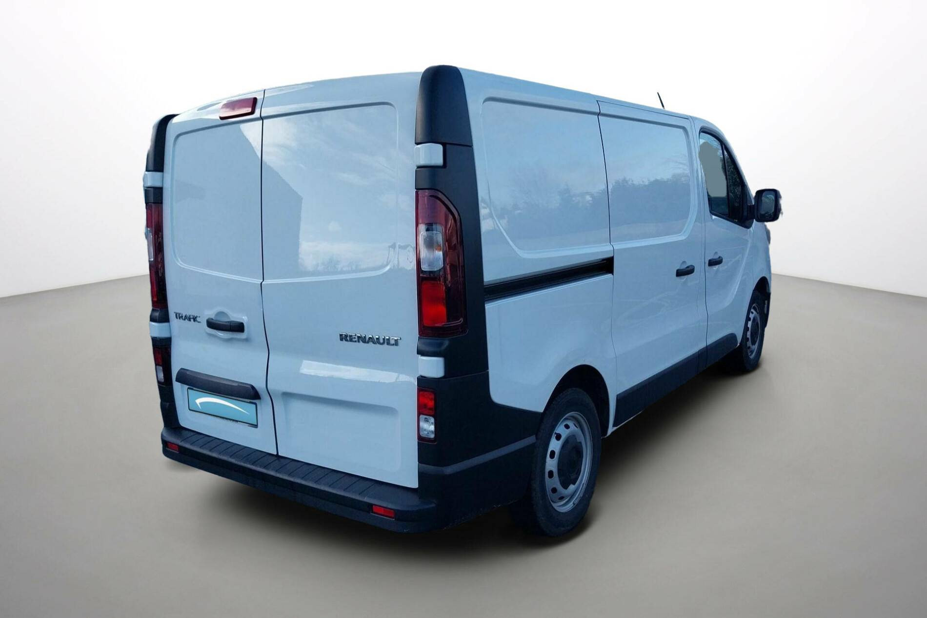 Vente en ligne Renault Trafic 3 Fourgon TRAFIC FGN L1H1 3000 KG BLUE DCI 130 au prix de 23 790 €