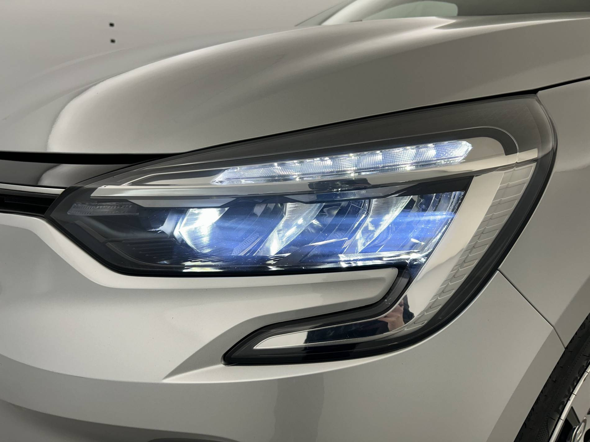 Vente en ligne Renault Clio 5 Clio TCe 90 au prix de 14 490 €