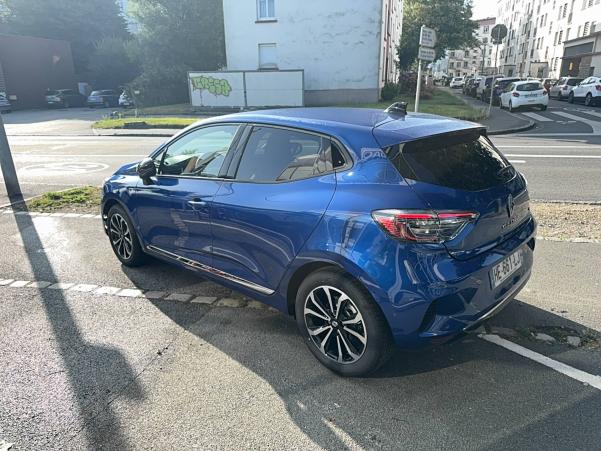 Vente en ligne Renault Clio 5 Clio E-Tech full hybrid 145 ch GSR2 au prix de 24 690 €