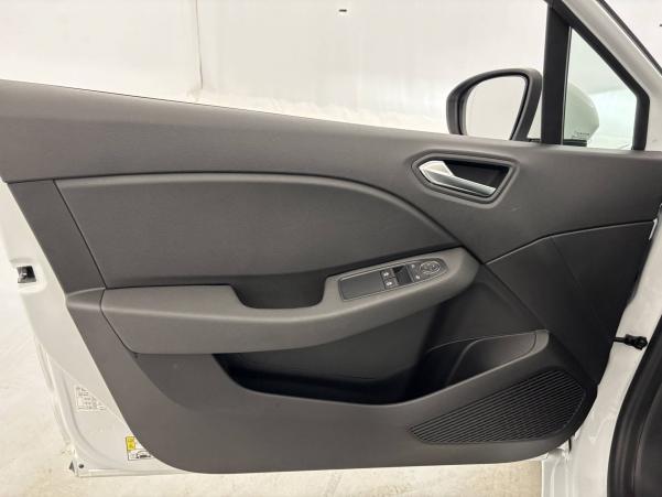 Vente en ligne Renault Clio 5 Clio E-Tech 140 - 21N au prix de 16 590 €
