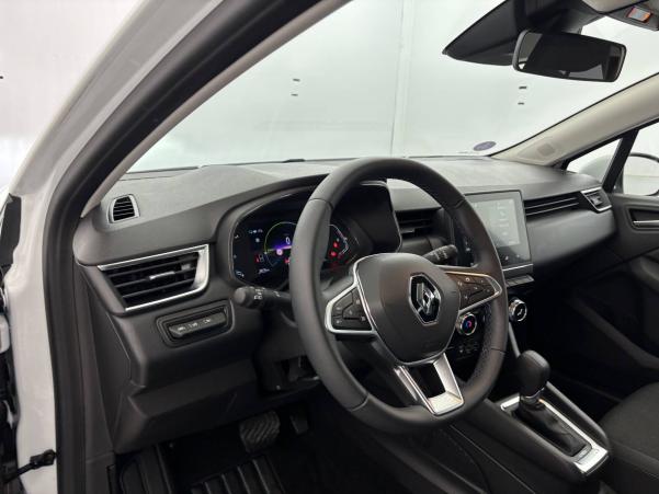 Vente en ligne Renault Clio 5 Clio E-Tech 140 - 21N au prix de 16 590 €