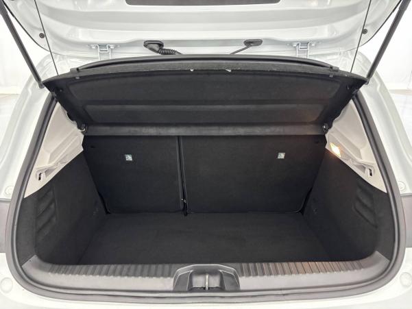 Vente en ligne Renault Clio 5 Clio E-Tech 140 - 21N au prix de 16 590 €