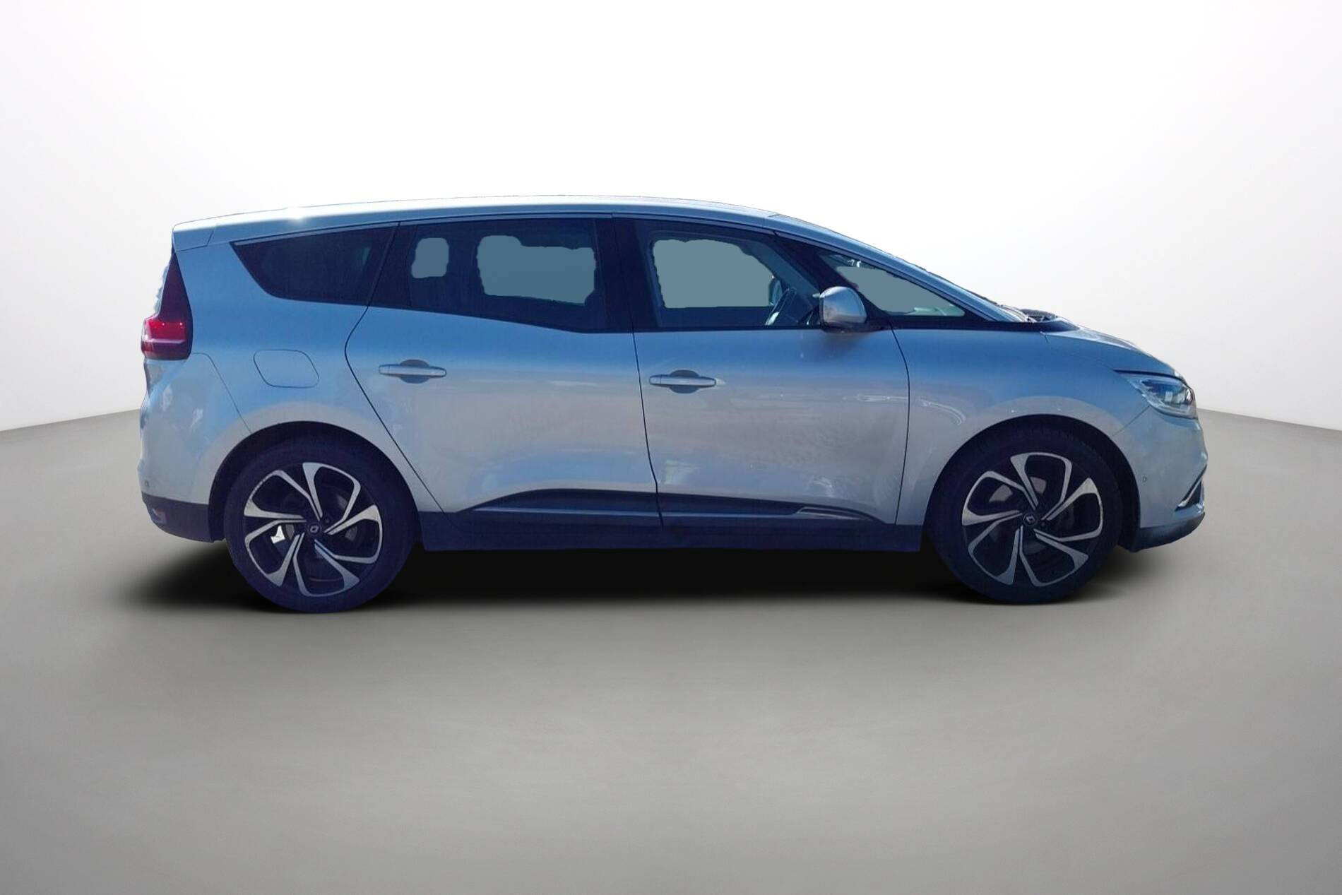 Vente en ligne Renault Grand Scenic 4 Grand Scenic Blue dCi 120 EDC au prix de 16 990 €