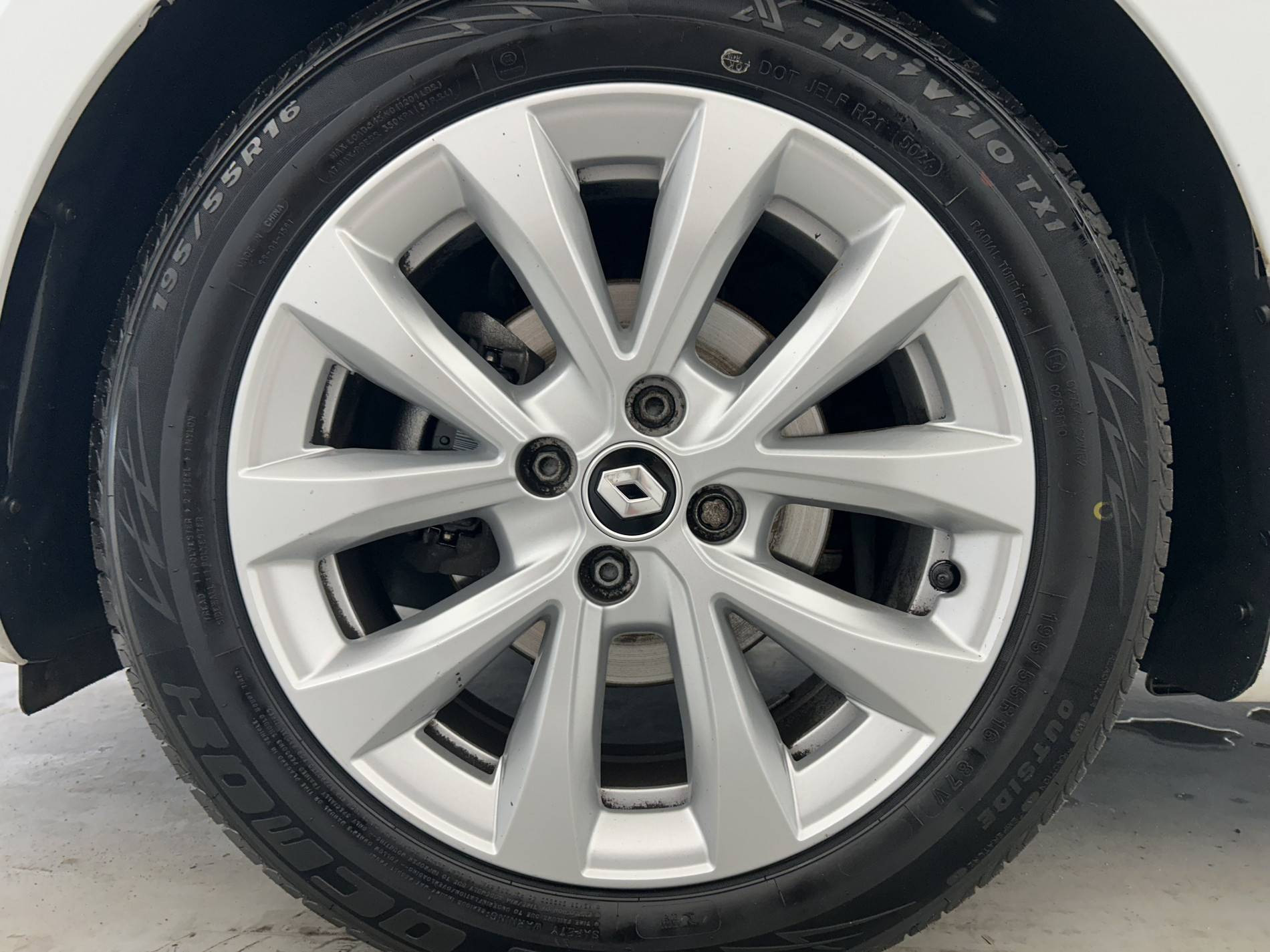 Vente en ligne Renault Clio 5 Clio TCe 100 GPL au prix de 14 390 €