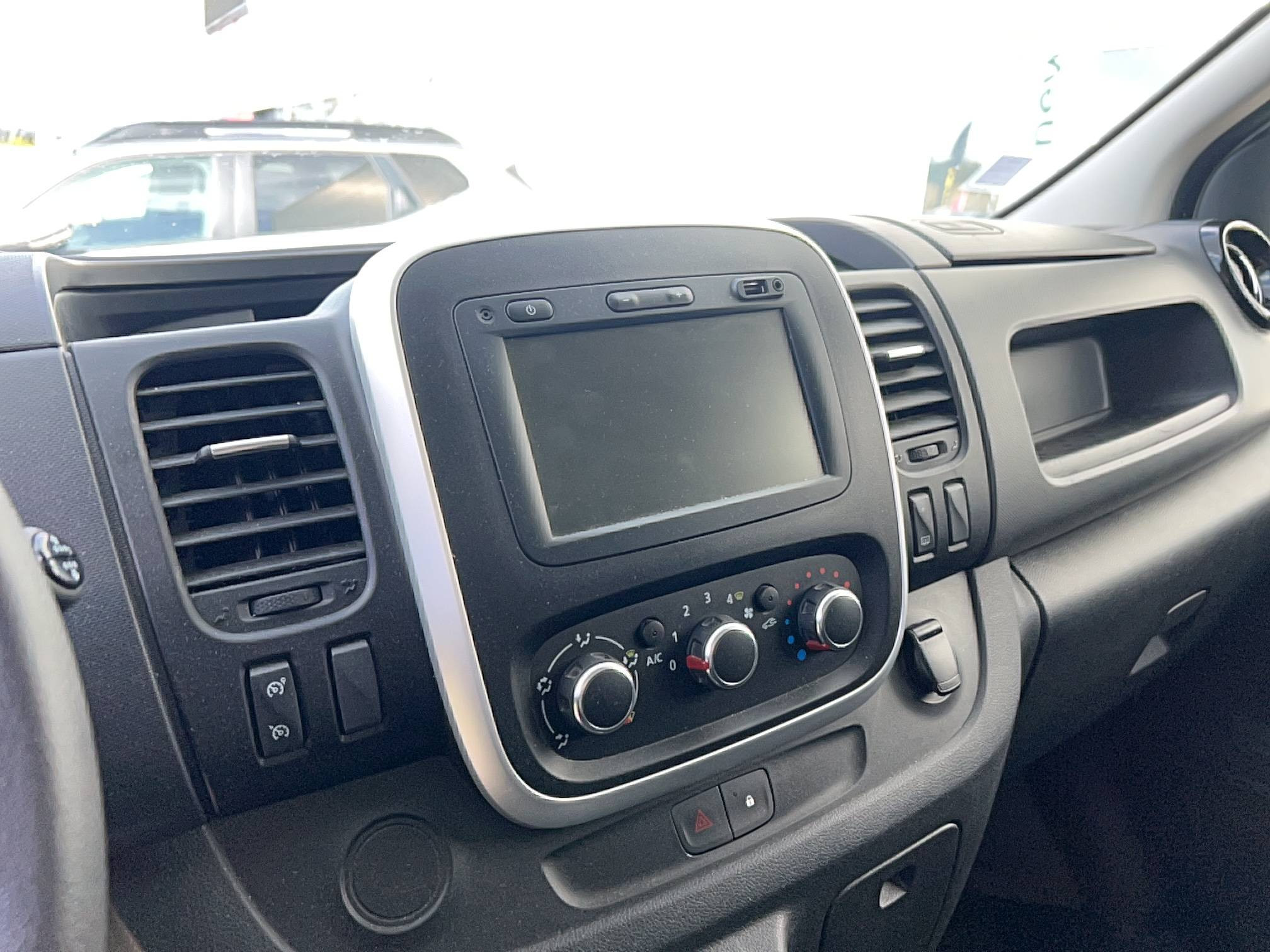 Vente en ligne Renault Trafic 3 Fourgon TRAFIC FGN L2H1 1300 KG DCI 120 au prix de 20 990 €