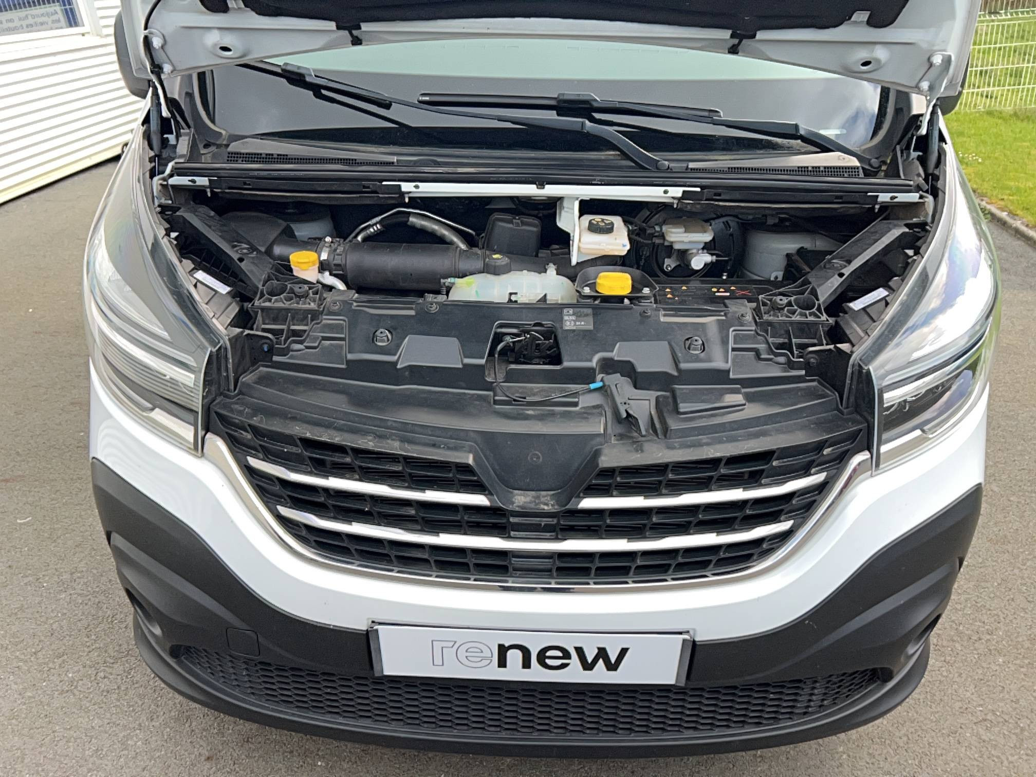 Vente en ligne Renault Trafic 3 Fourgon TRAFIC FGN L2H1 1300 KG DCI 120 au prix de 20 990 €