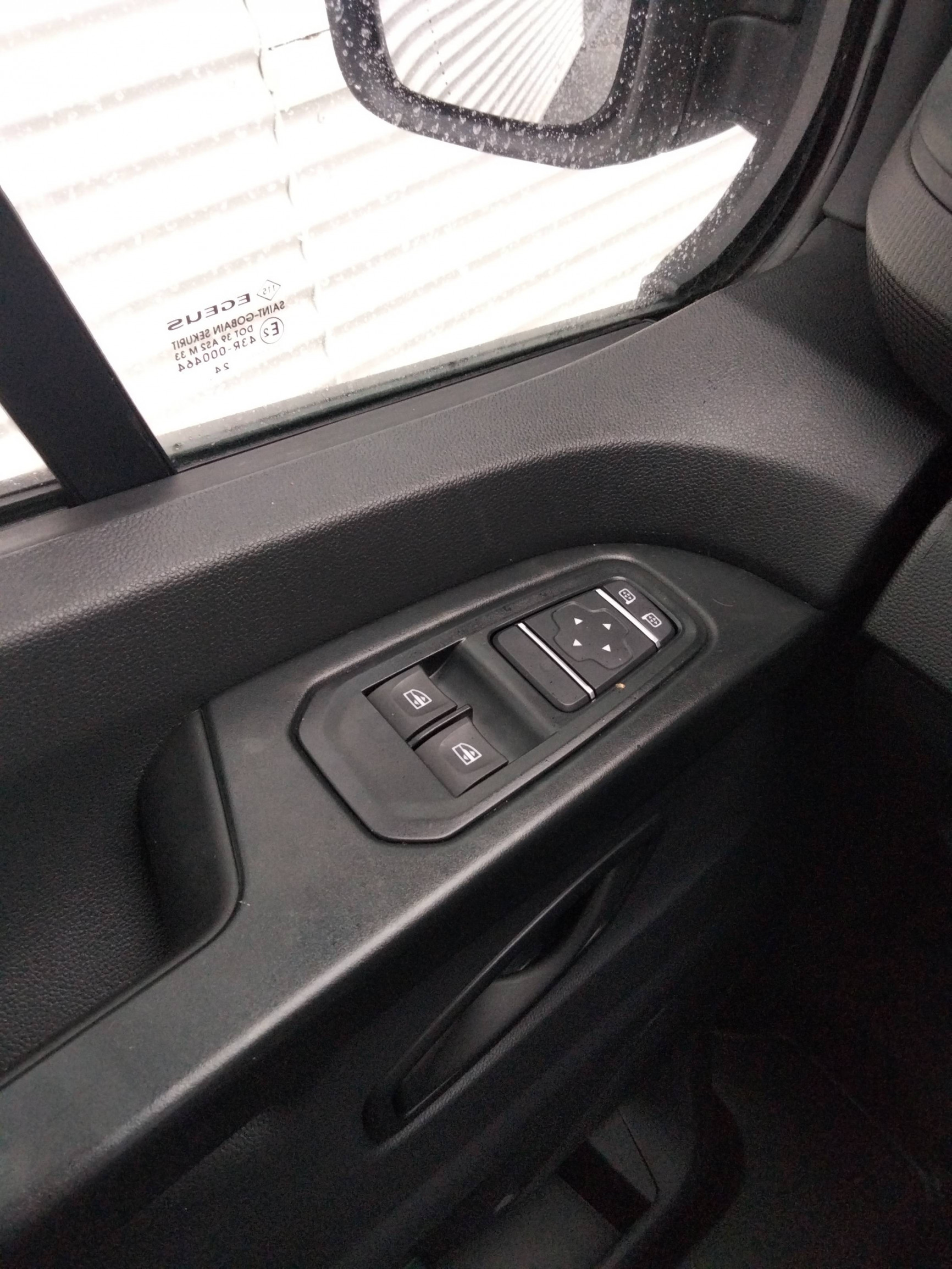 Vente en ligne Renault Trafic 3 Fourgon TRAFIC FGN L1H1 3T BLUE DCI 130 GSR2 au prix de 25 990 €