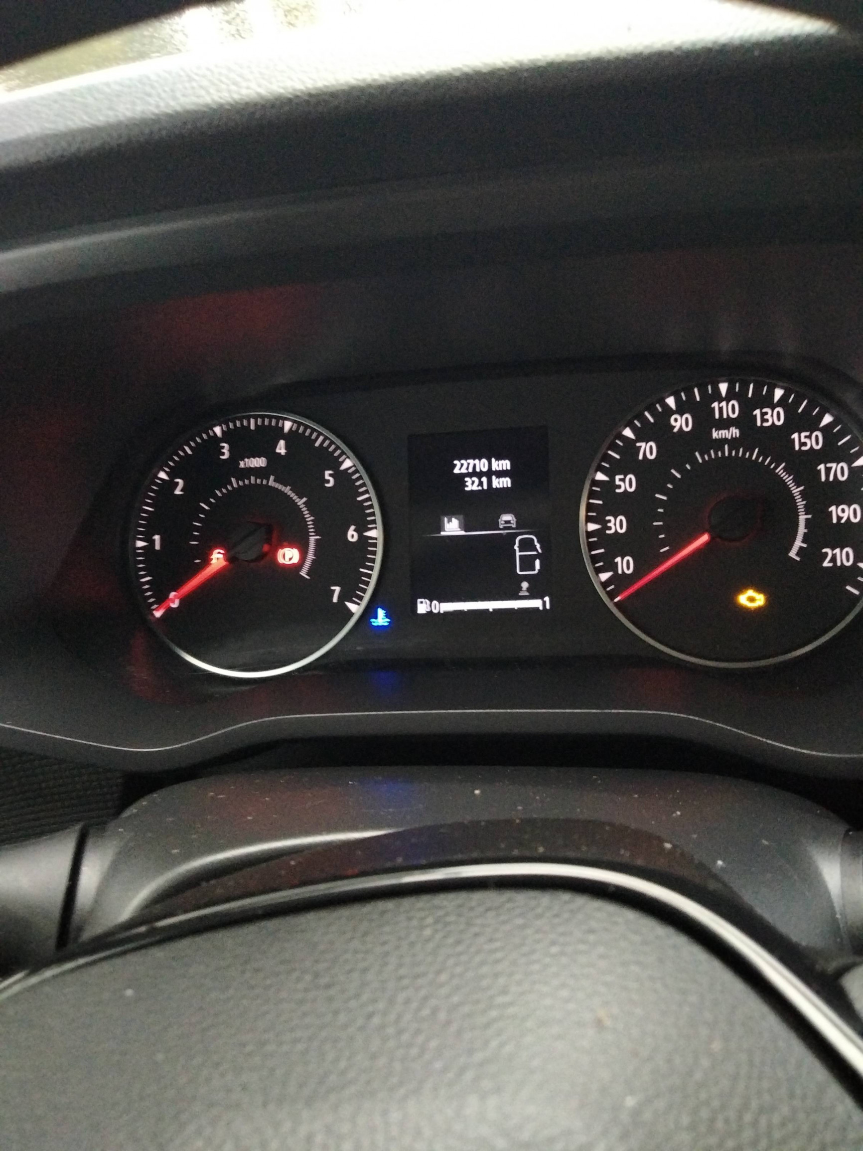 Vente en ligne Renault Trafic 3 Fourgon TRAFIC FGN L1H1 3T BLUE DCI 130 GSR2 au prix de 25 990 €