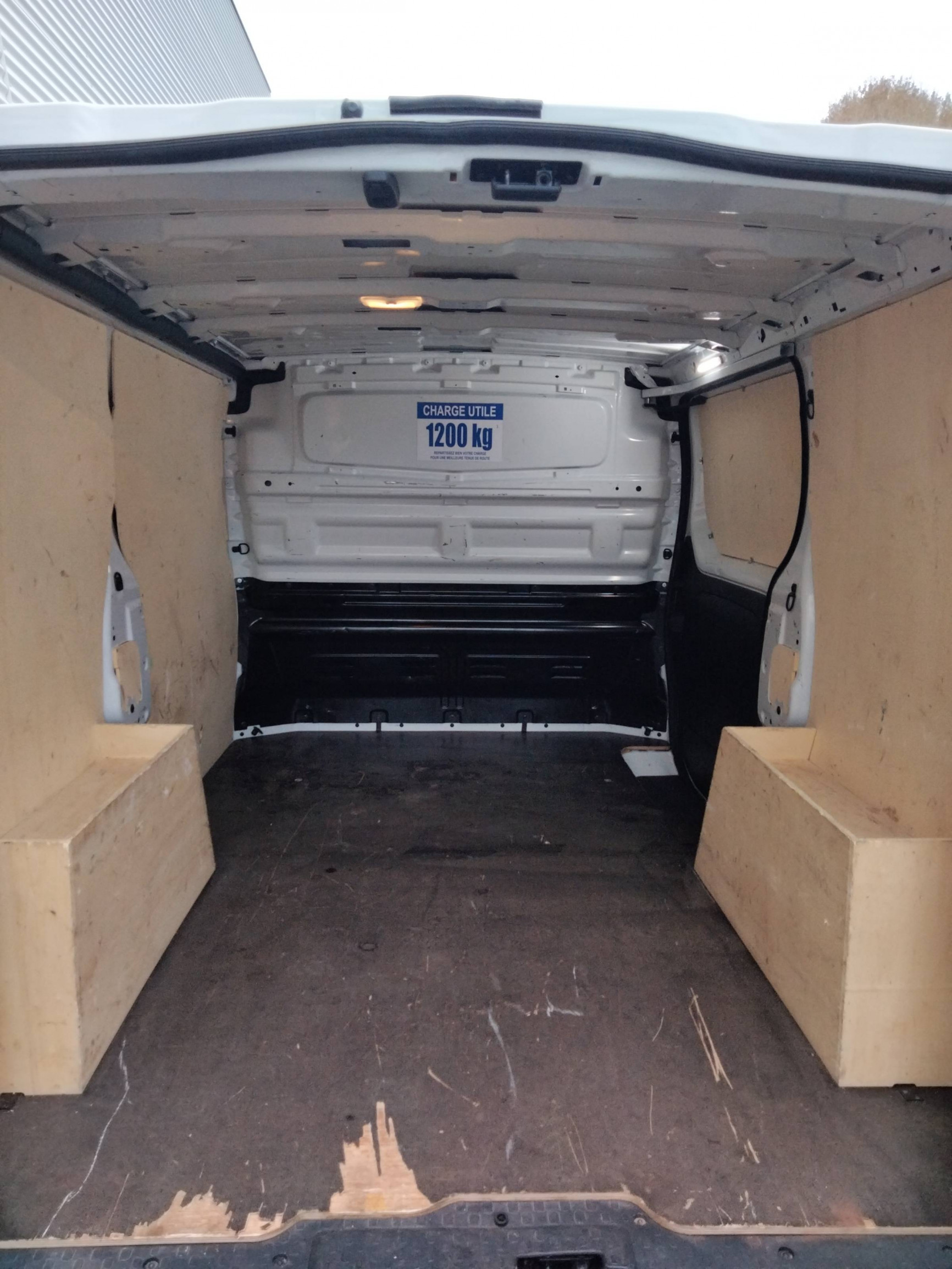 Vente en ligne Renault Trafic 3 Fourgon TRAFIC FGN L1H1 3T BLUE DCI 130 GSR2 au prix de 25 990 €