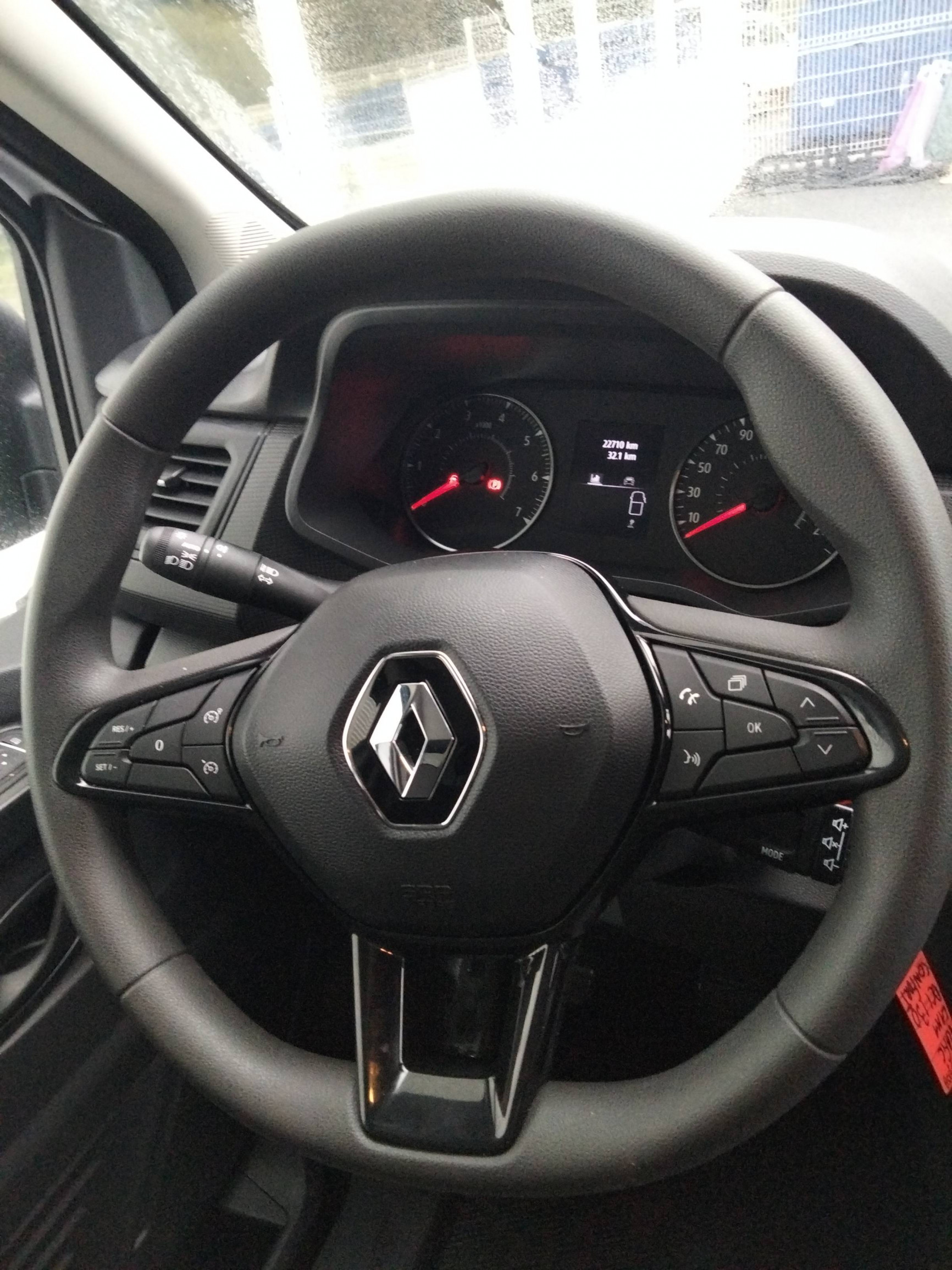 Vente en ligne Renault Trafic 3 Fourgon TRAFIC FGN L1H1 3T BLUE DCI 130 GSR2 au prix de 25 990 €