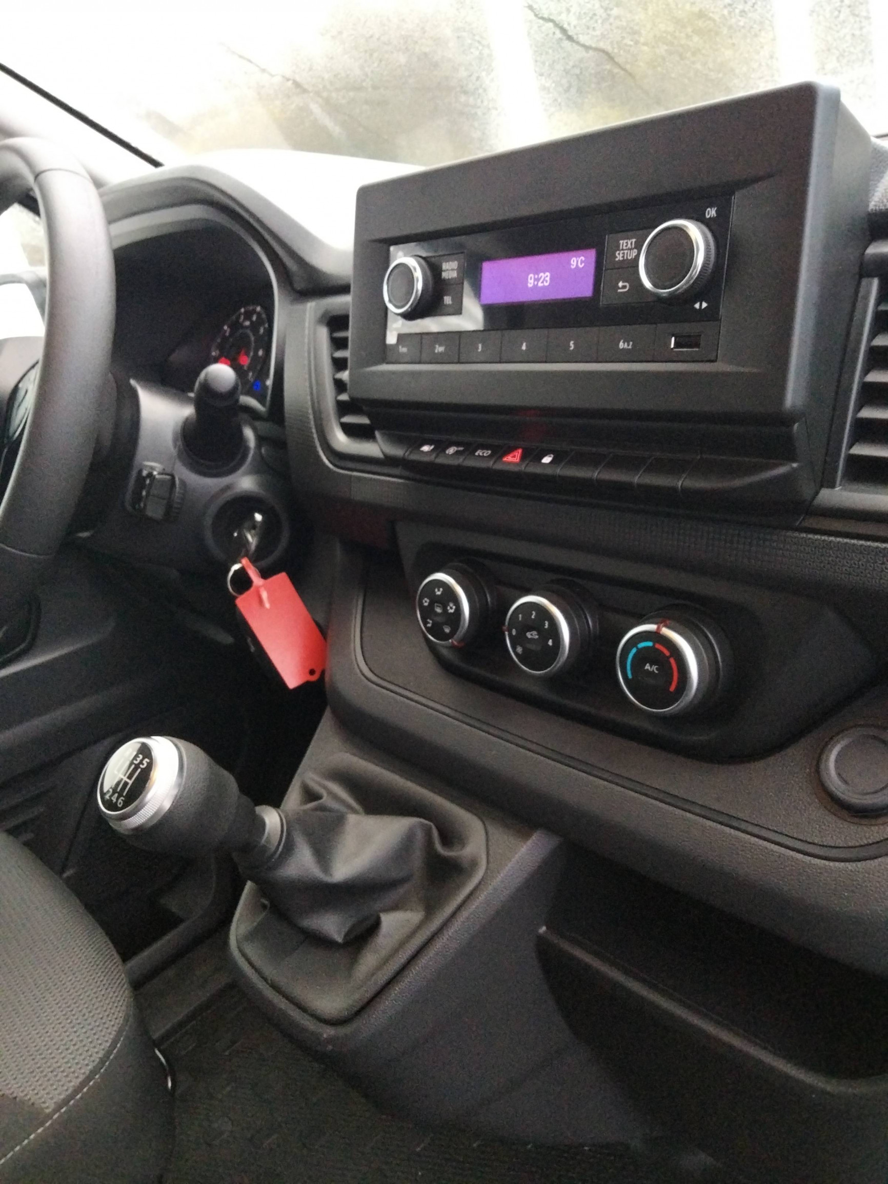 Vente en ligne Renault Trafic 3 Fourgon TRAFIC FGN L1H1 3T BLUE DCI 130 GSR2 au prix de 25 990 €