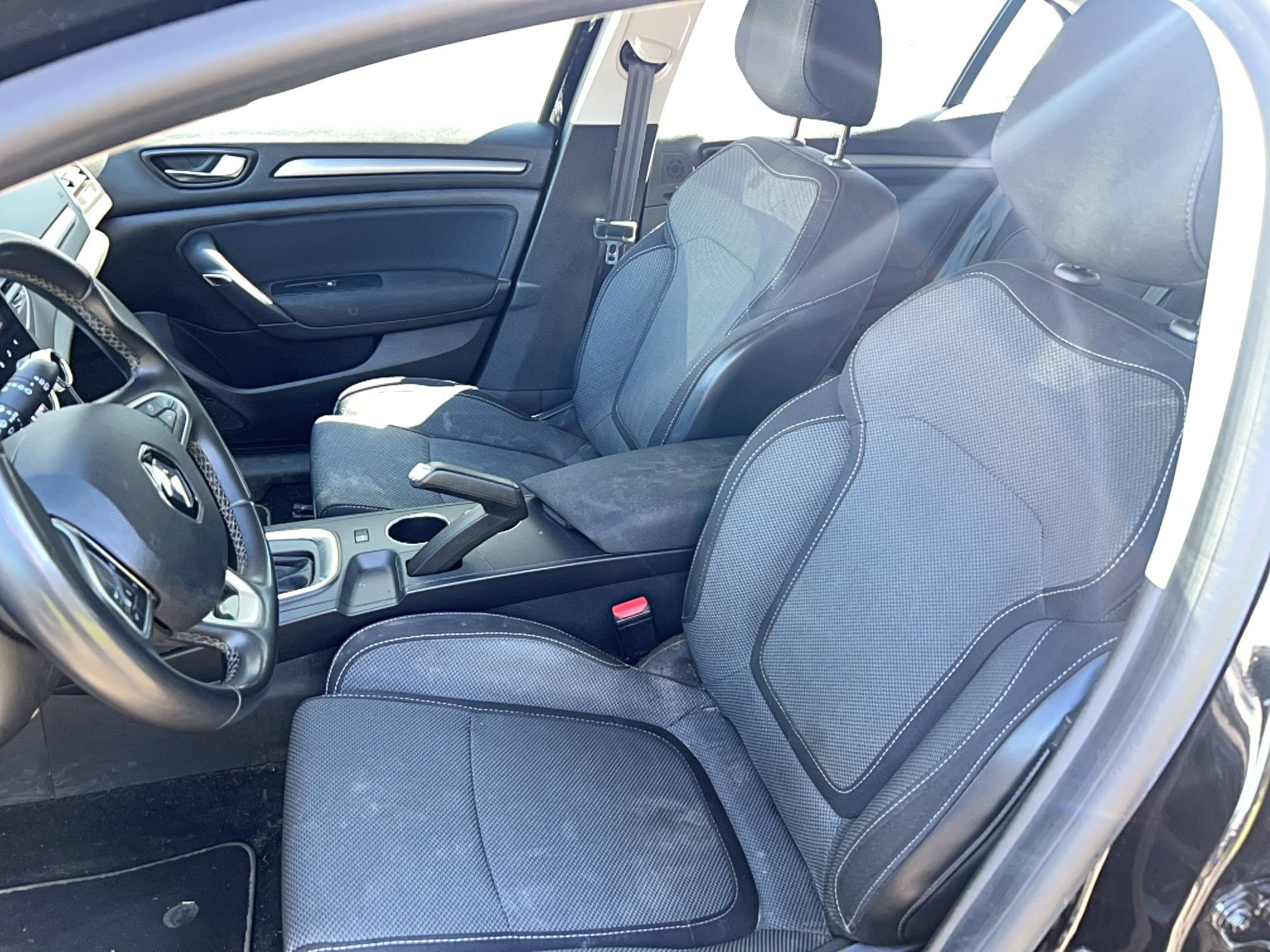 Vente en ligne Renault Megane 4  Blue dCi 115 EDC au prix de 17 990 €