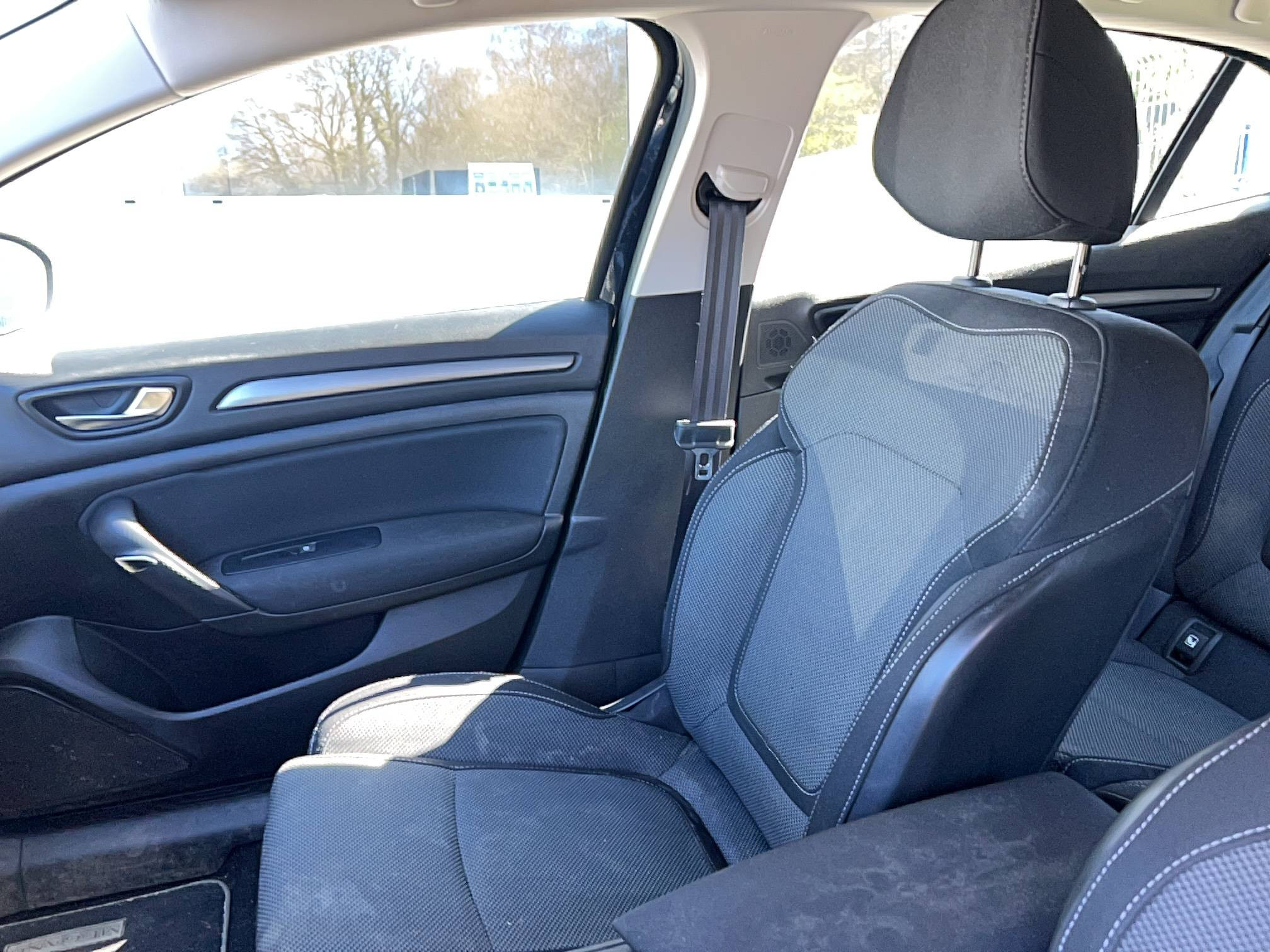 Vente en ligne Renault Megane 4  Blue dCi 115 EDC au prix de 17 990 €