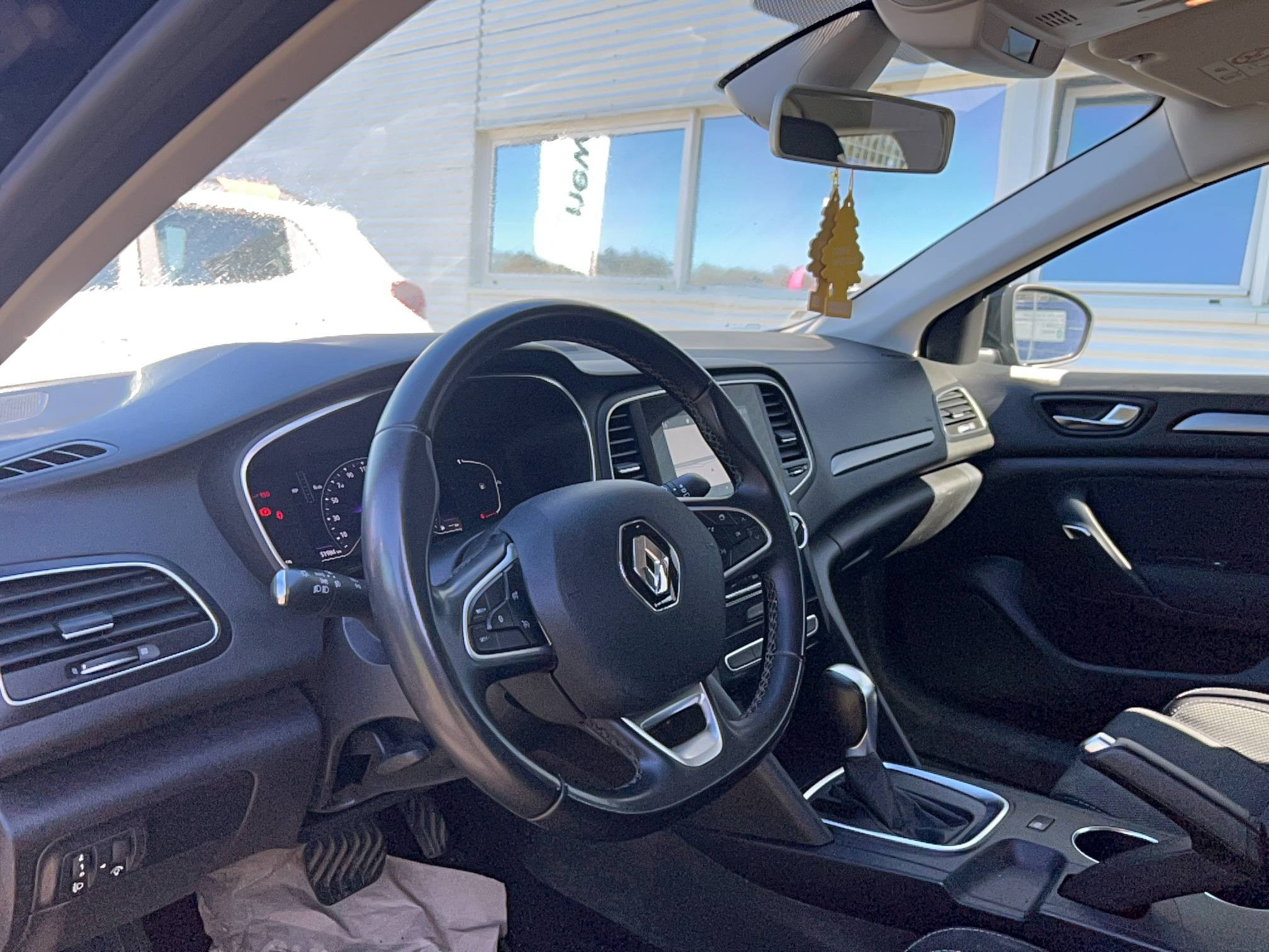 Vente en ligne Renault Megane 4  Blue dCi 115 EDC au prix de 17 990 €