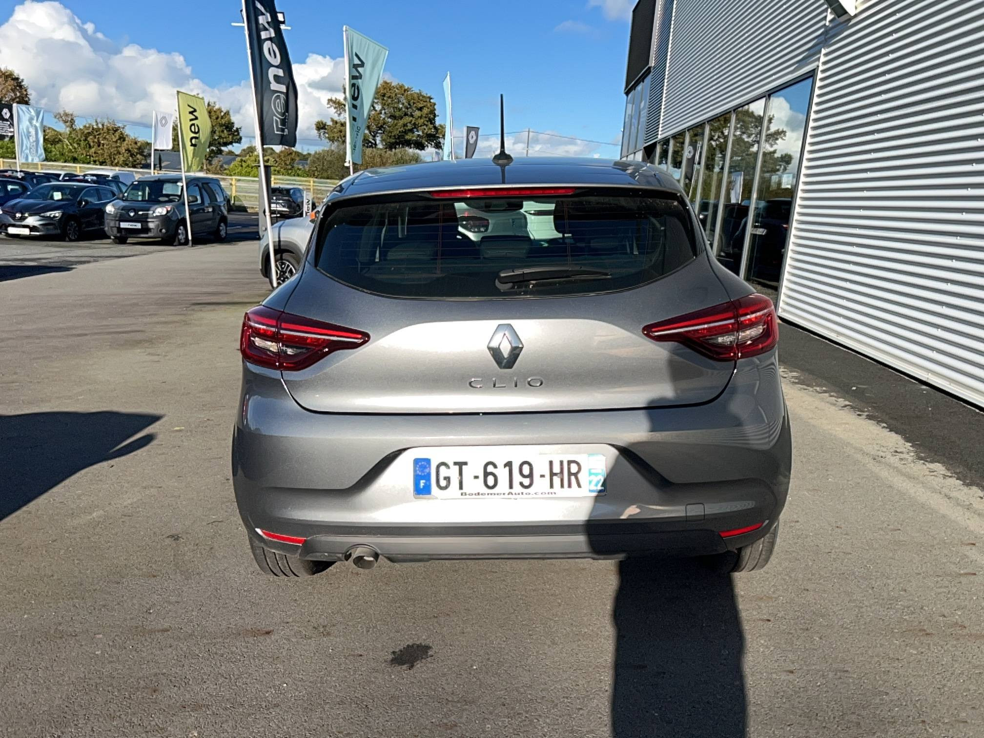 Vente en ligne Renault Clio 5 Clio TCe 90 au prix de 14 990 €