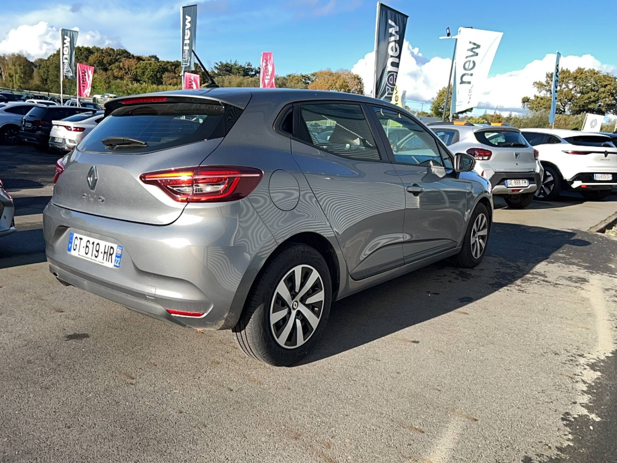 Vente en ligne Renault Clio 5 Clio TCe 90 au prix de 14 990 €