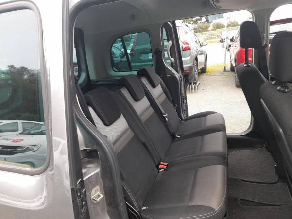 Vente en ligne Renault Kangoo  Blue dCi 115 au prix de 17 590 €