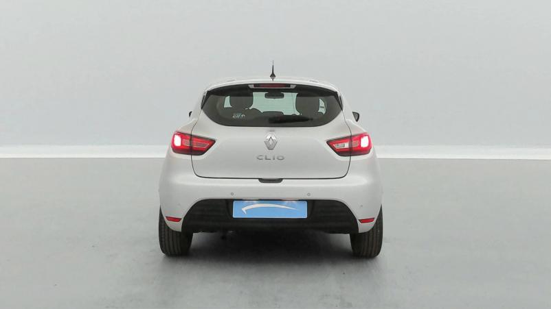 Vente en ligne Renault Clio 4 Clio TCe 90 E6C au prix de 10 990 €