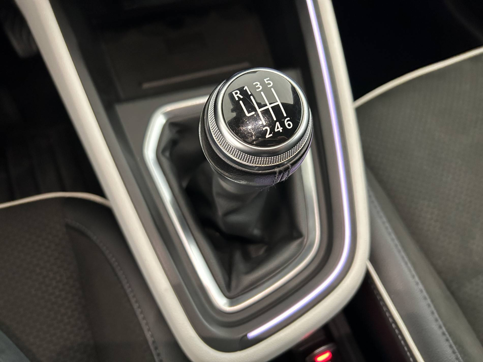 Vente en ligne Renault Clio 5 Clio TCe 90 - 21 au prix de 13 990 €