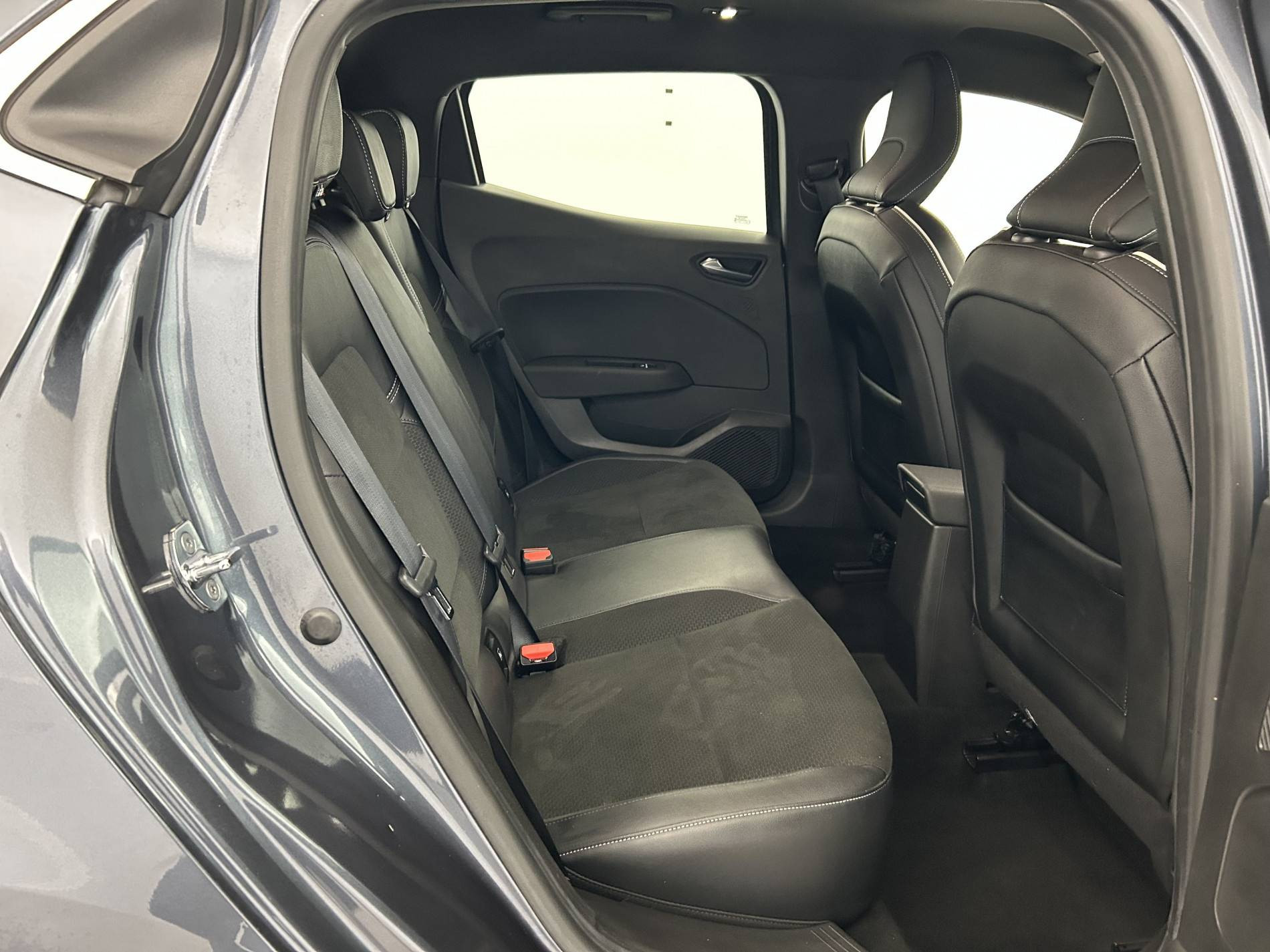 Vente en ligne Renault Clio 5 Clio TCe 90 - 21 au prix de 13 990 €