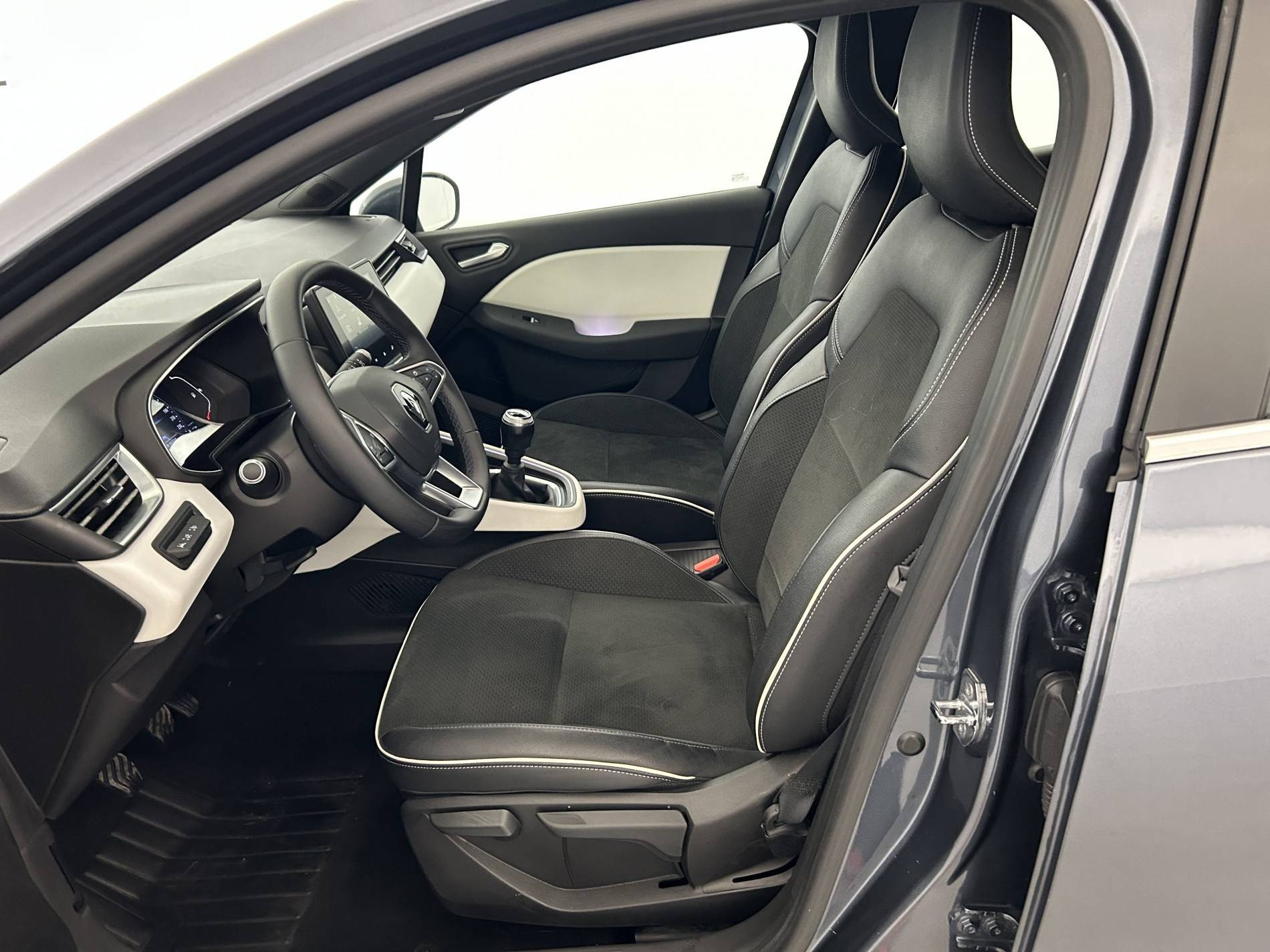 Vente en ligne Renault Clio 5 Clio TCe 90 - 21 au prix de 13 990 €