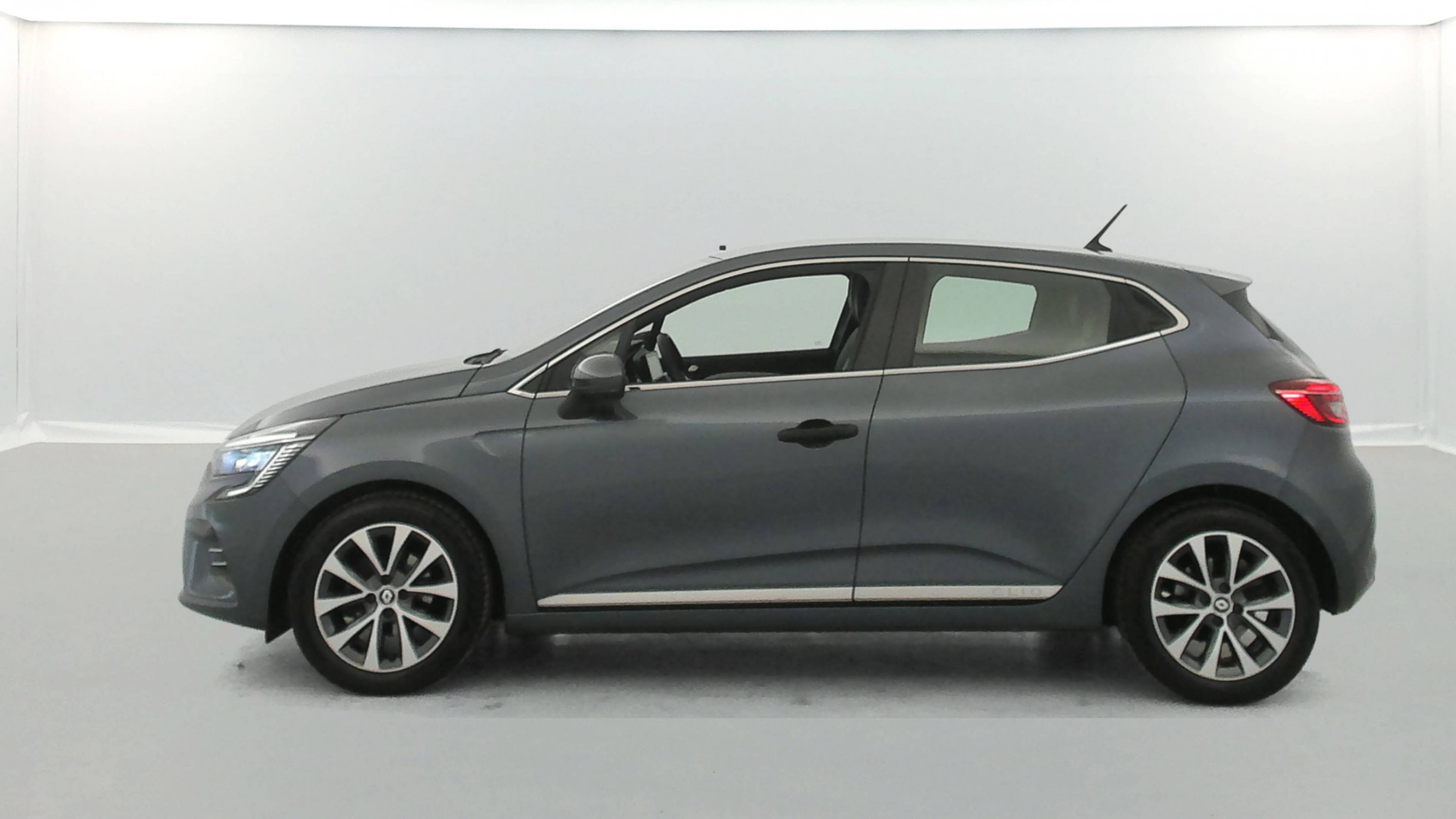 Vente en ligne Renault Clio 5 Clio TCe 90 - 21 au prix de 13 990 €