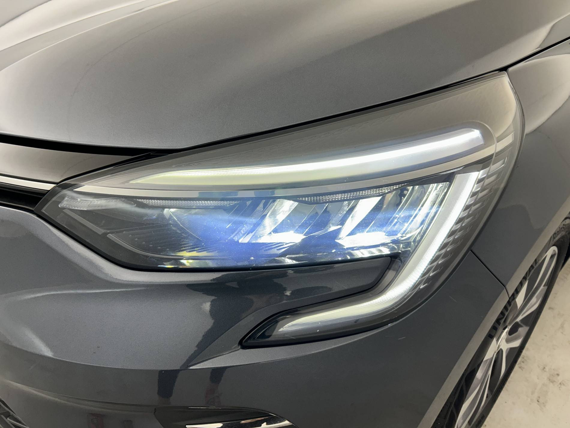 Vente en ligne Renault Clio 5 Clio TCe 90 - 21 au prix de 13 990 €