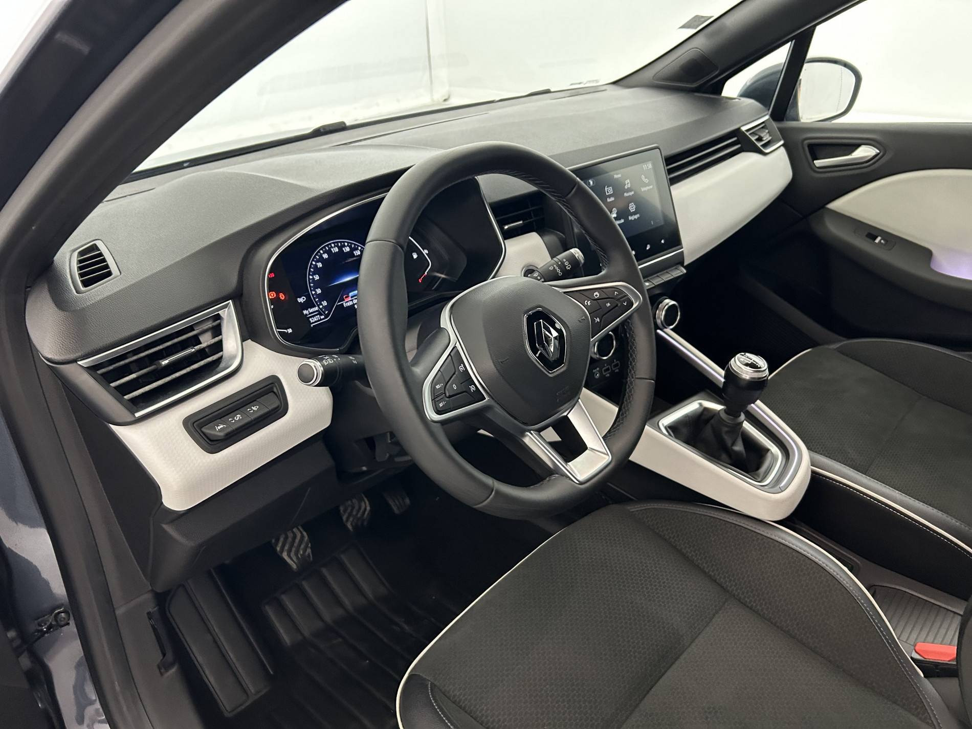 Vente en ligne Renault Clio 5 Clio TCe 90 - 21 au prix de 13 990 €