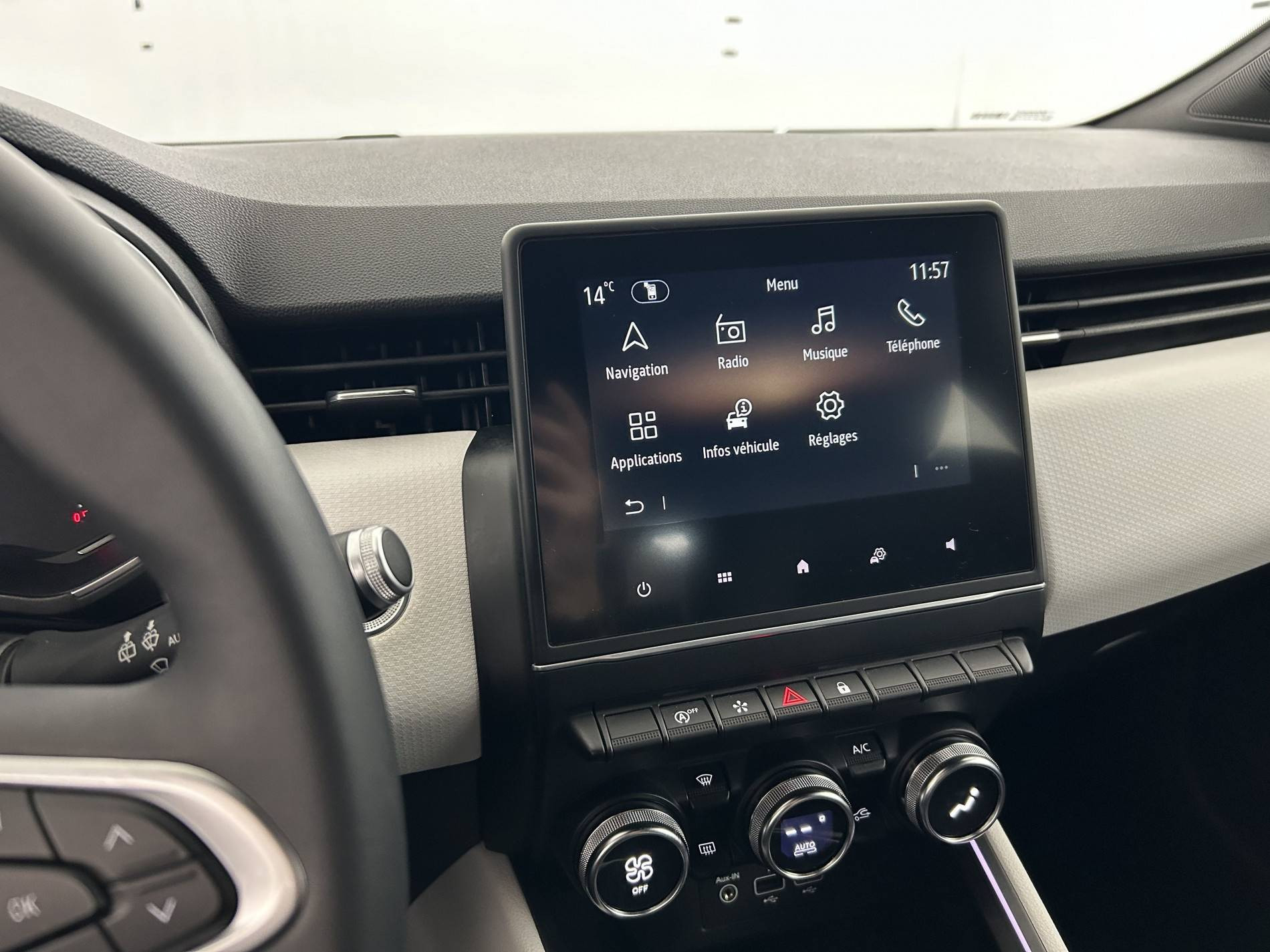 Vente en ligne Renault Clio 5 Clio TCe 90 - 21 au prix de 13 990 €