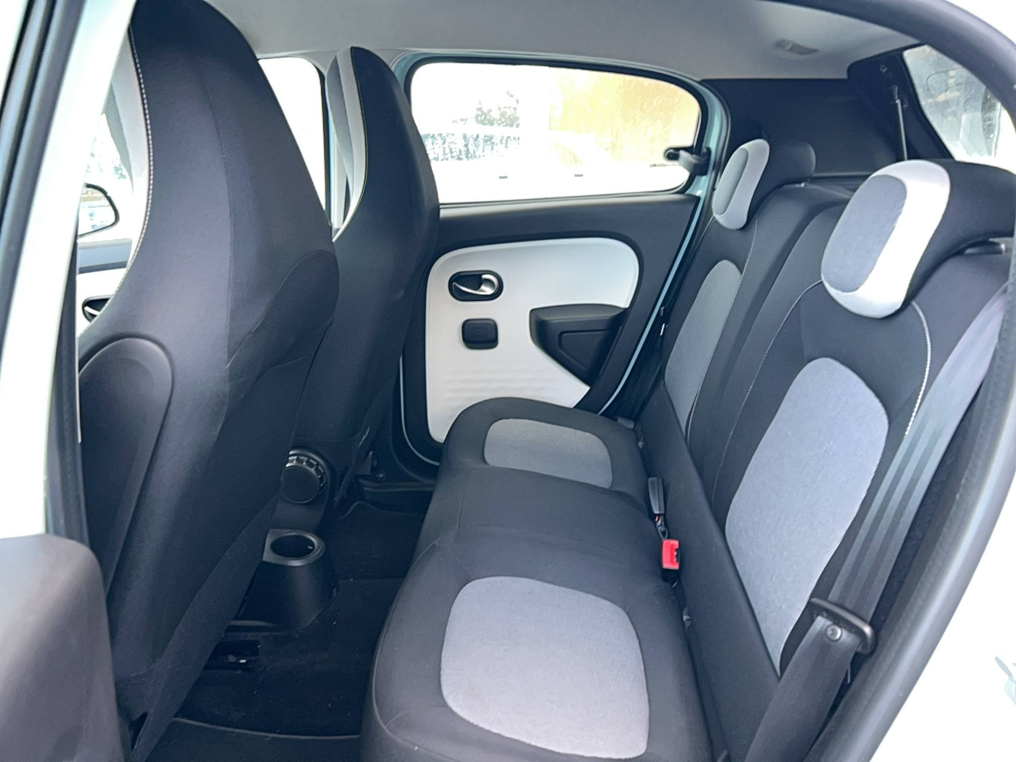 Vente en ligne Renault Twingo Electrique Twingo III E-Tech au prix de 9 990 €