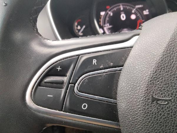 Vente en ligne Renault Megane 4 Mégane IV Berline Blue dCi 150 EDC au prix de 17 990 €