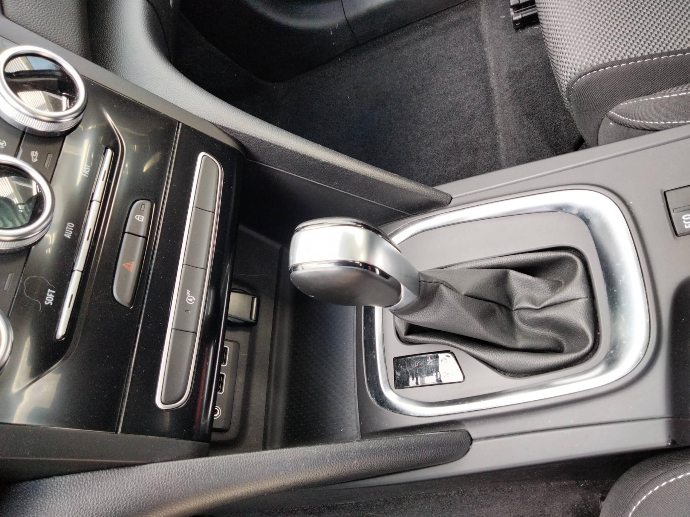 Vente en ligne Renault Megane 4  Blue dCi 115 EDC au prix de 14 590 €