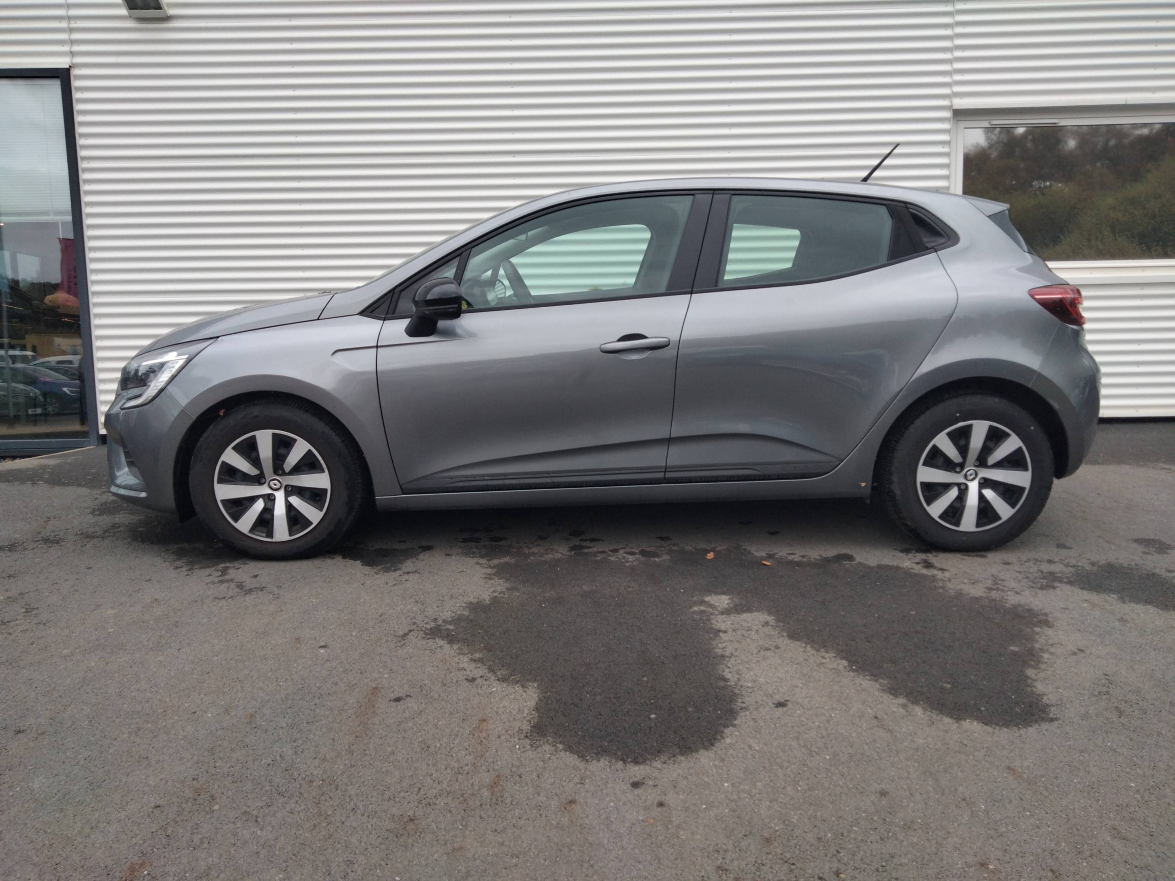 Vente en ligne Renault Clio 5 Clio TCe 90 au prix de 15 590 €