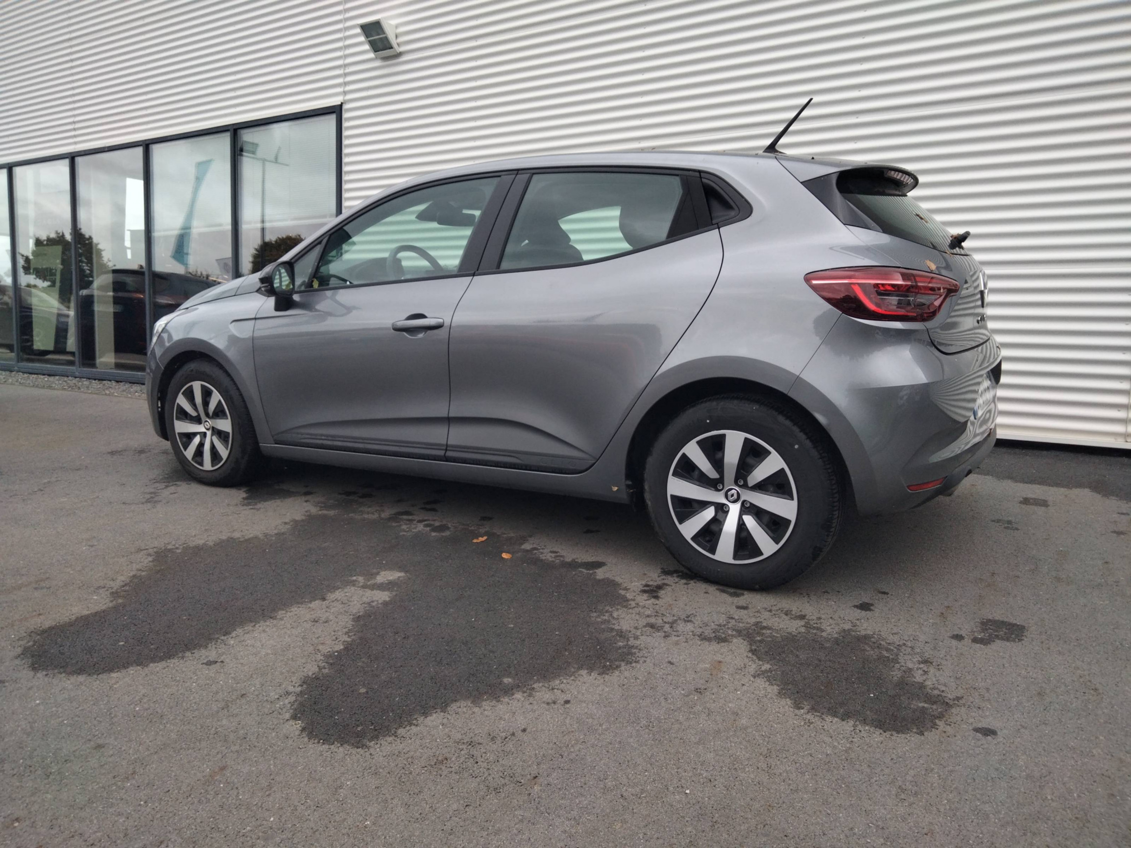 Vente en ligne Renault Clio 5 Clio TCe 90 au prix de 15 590 €