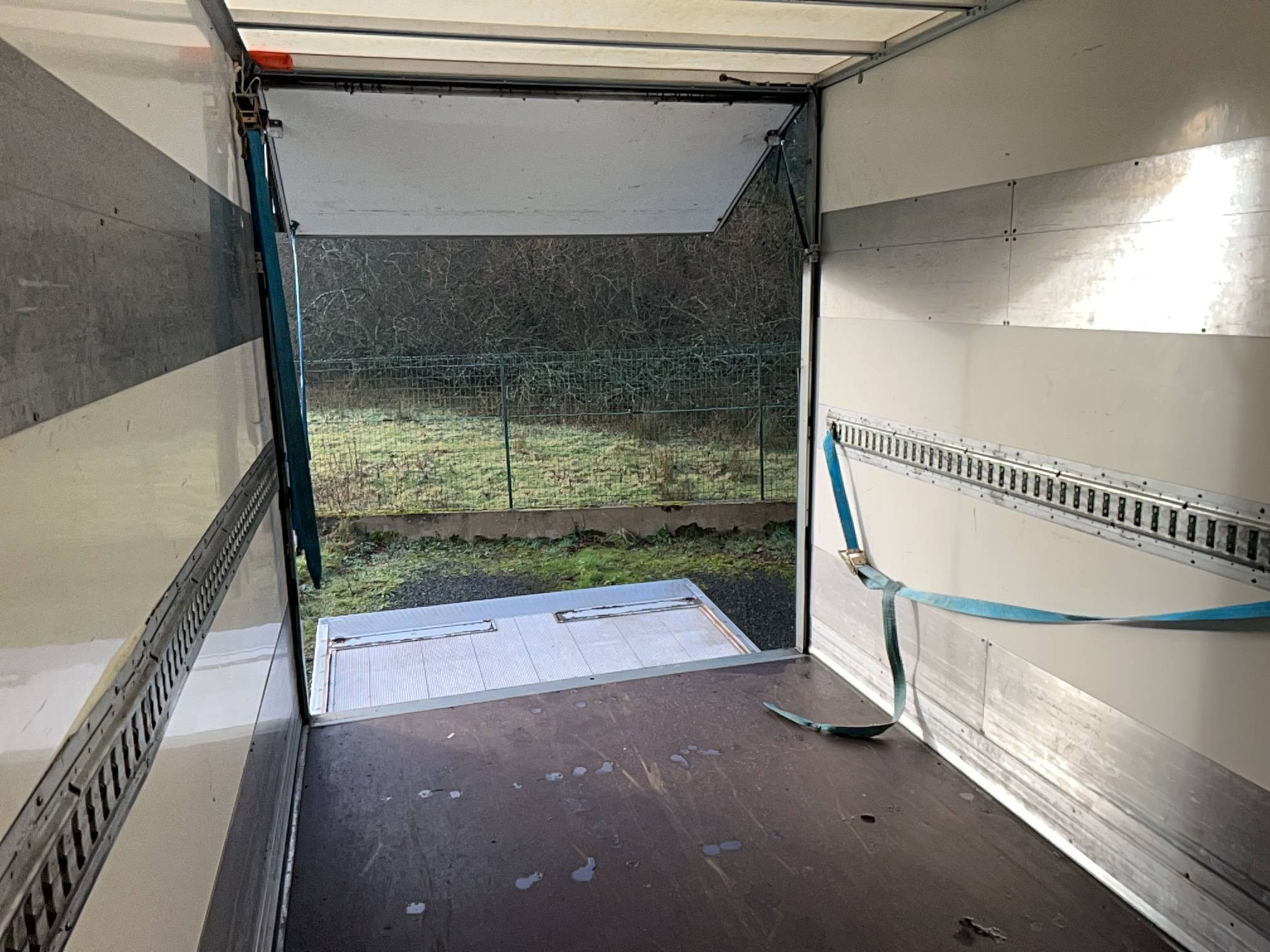 Vente en ligne Renault Master 3 Châssis Cabine MASTER CC L2 3.5t 2.3 dCi 130 E6 au prix de 23 990 €