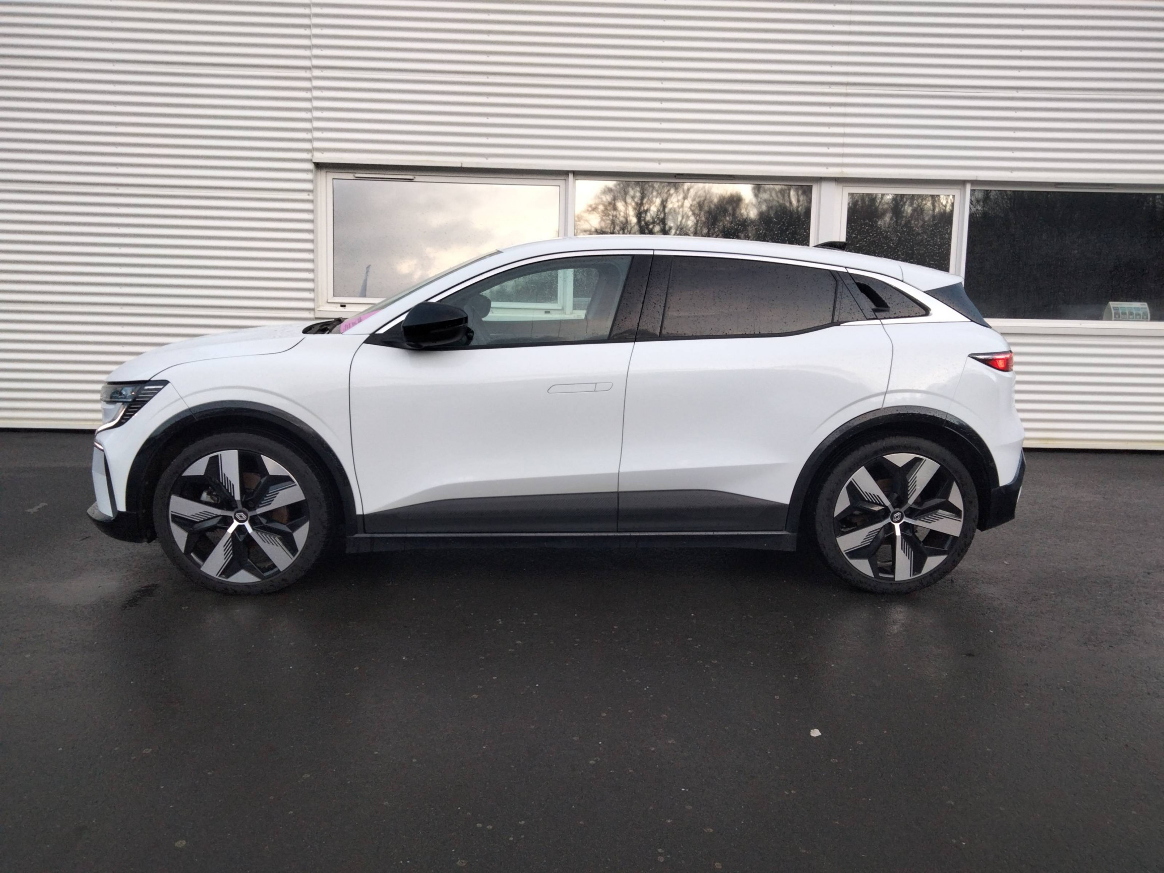 Vente en ligne Renault Megane E-Tech  EV60 220 ch super charge au prix de 22 790 €