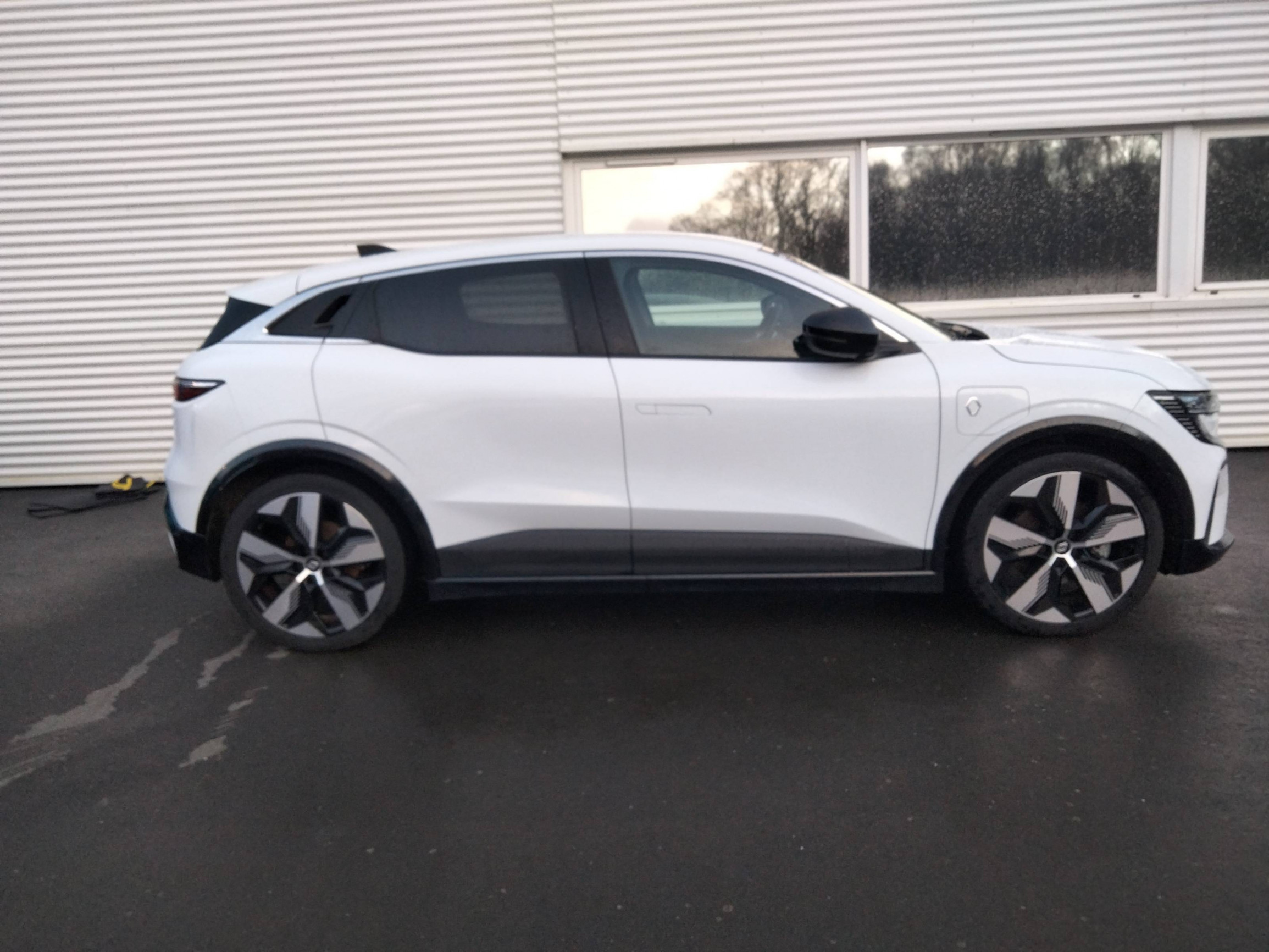 Vente en ligne Renault Megane E-Tech  EV60 220 ch super charge au prix de 22 790 €