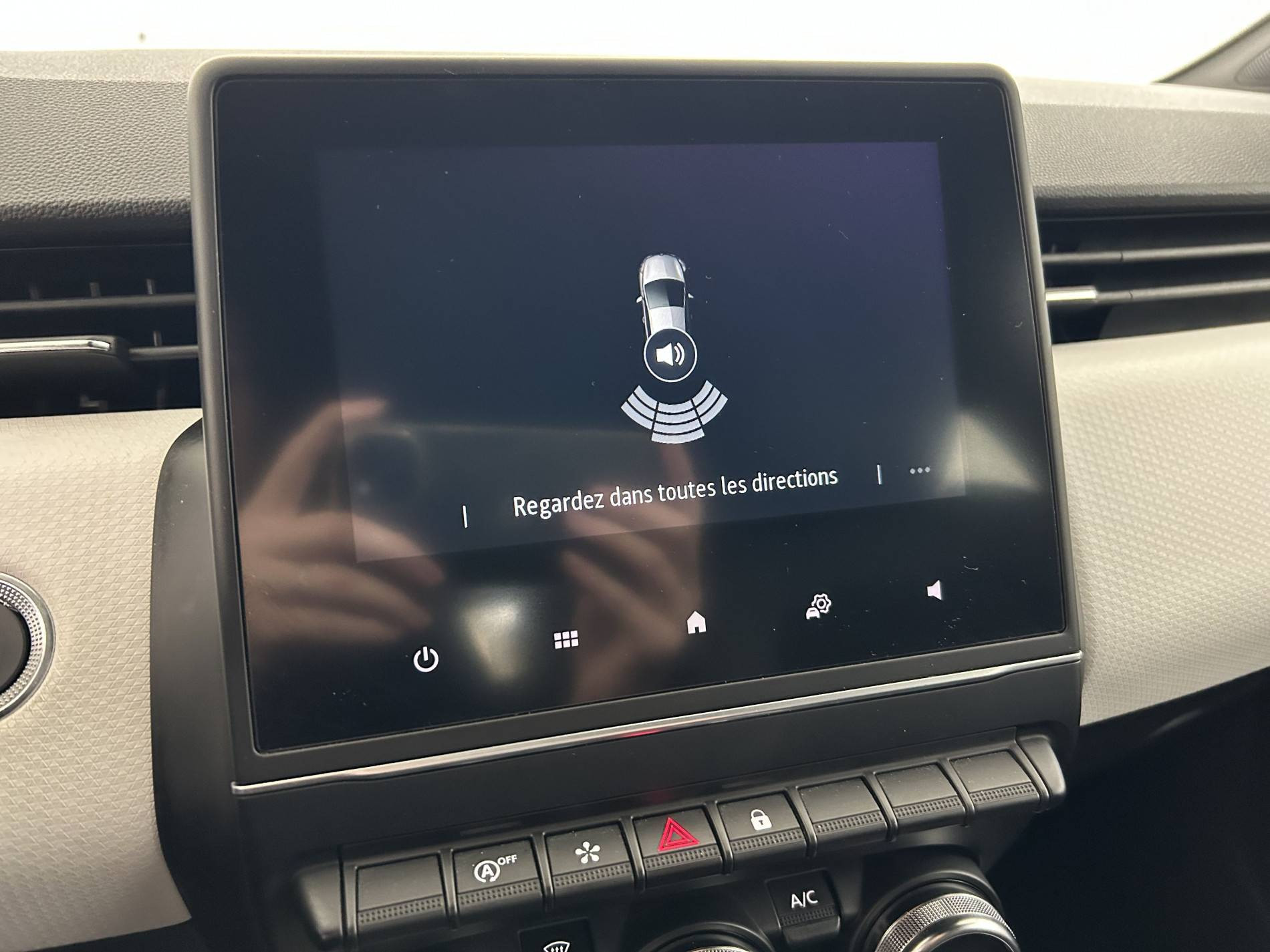 Vente en ligne Renault Clio 5 Clio TCe 90 - 21 au prix de 13 990 €