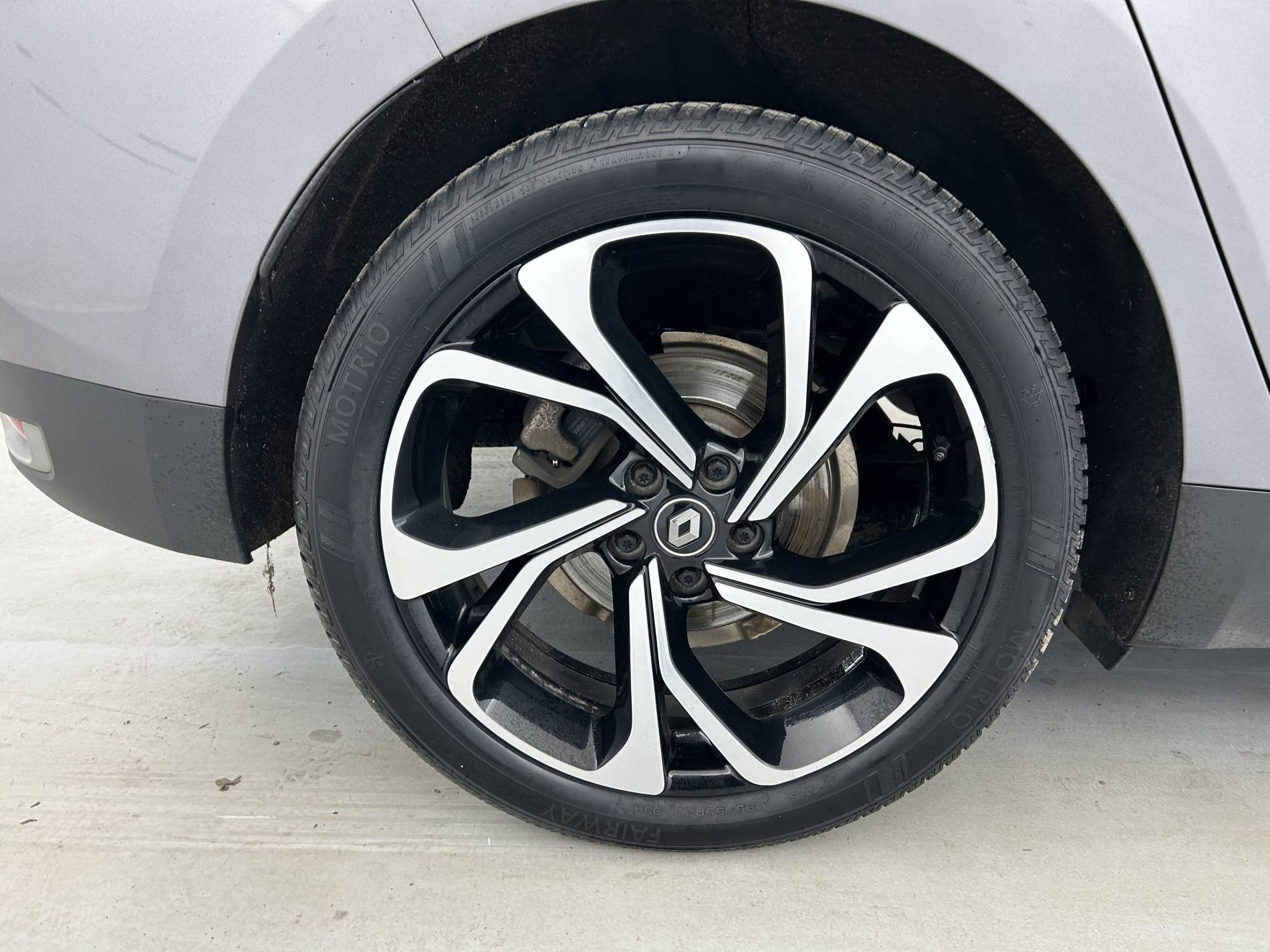 Vente en ligne Renault Grand Scenic 4 Grand Scenic TCe 160 FAP EDC au prix de 17 390 €