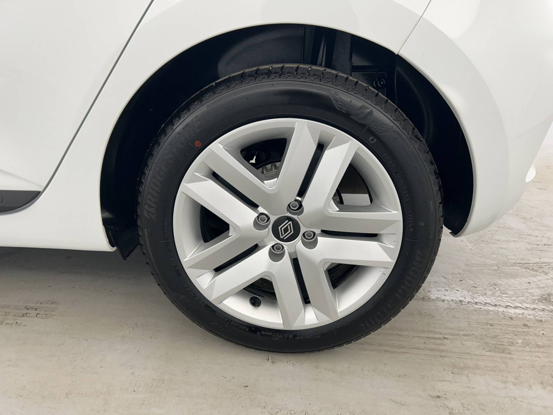 Vente en ligne Renault Clio 5 Clio TCe 90 ch GSR2 au prix de 15 390 €