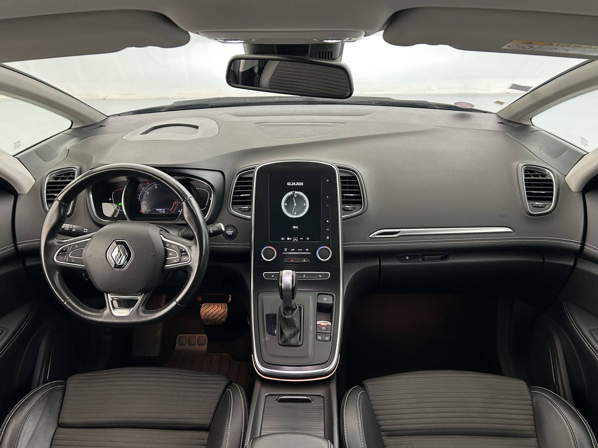 Vente en ligne Renault Grand Scenic 4 Grand Scenic TCe 160 FAP EDC au prix de 17 390 €