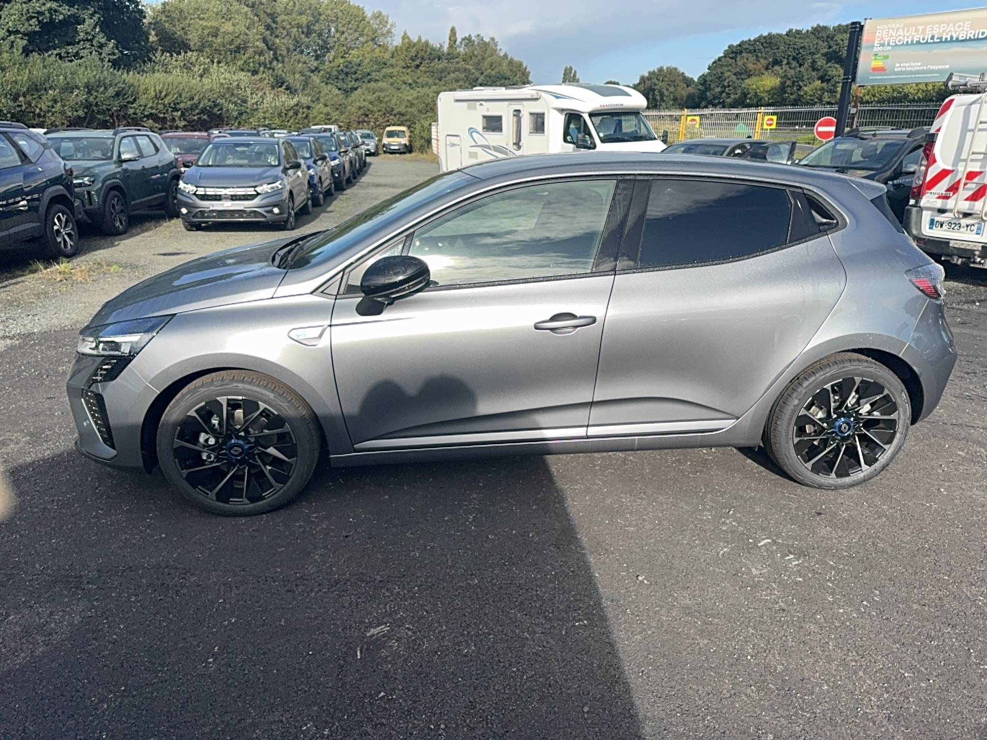 Vente en ligne Renault Clio 5 Clio E-Tech full hybrid 145 ch GSR2 au prix de 27 990 €